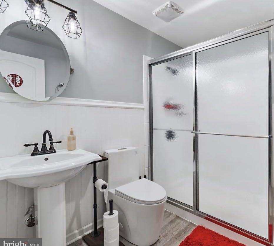 Swiss Madison SM-1T254 St. Tropez One Piece Toilet Dual Tornado Flush 0.8/1.28 GPF with Soft Closing Seat, Comfort Height customer photo 1