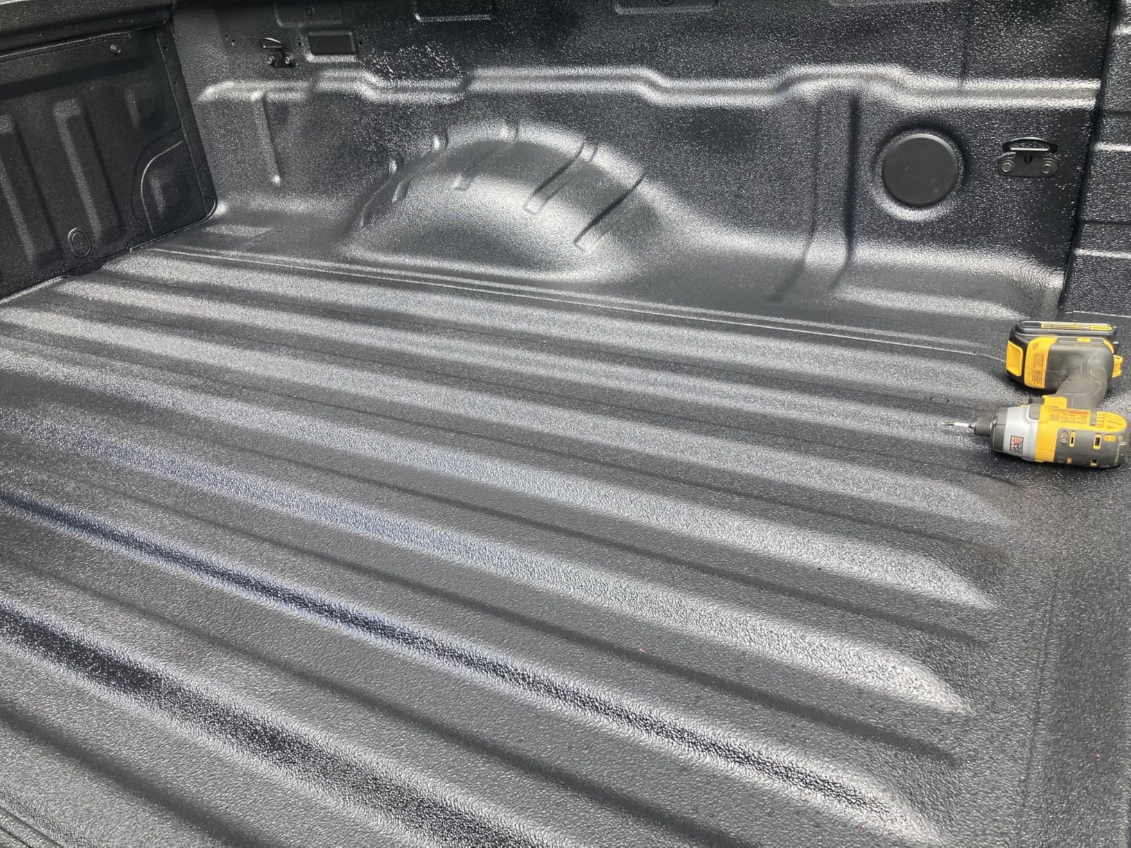 CUSTOM SHOP U-Pol Raptor Black Urethane Spray-On Truck Bed Liner 8 Quart Kit and Custom Coat Spray Gun with Regulator customer photo 2
