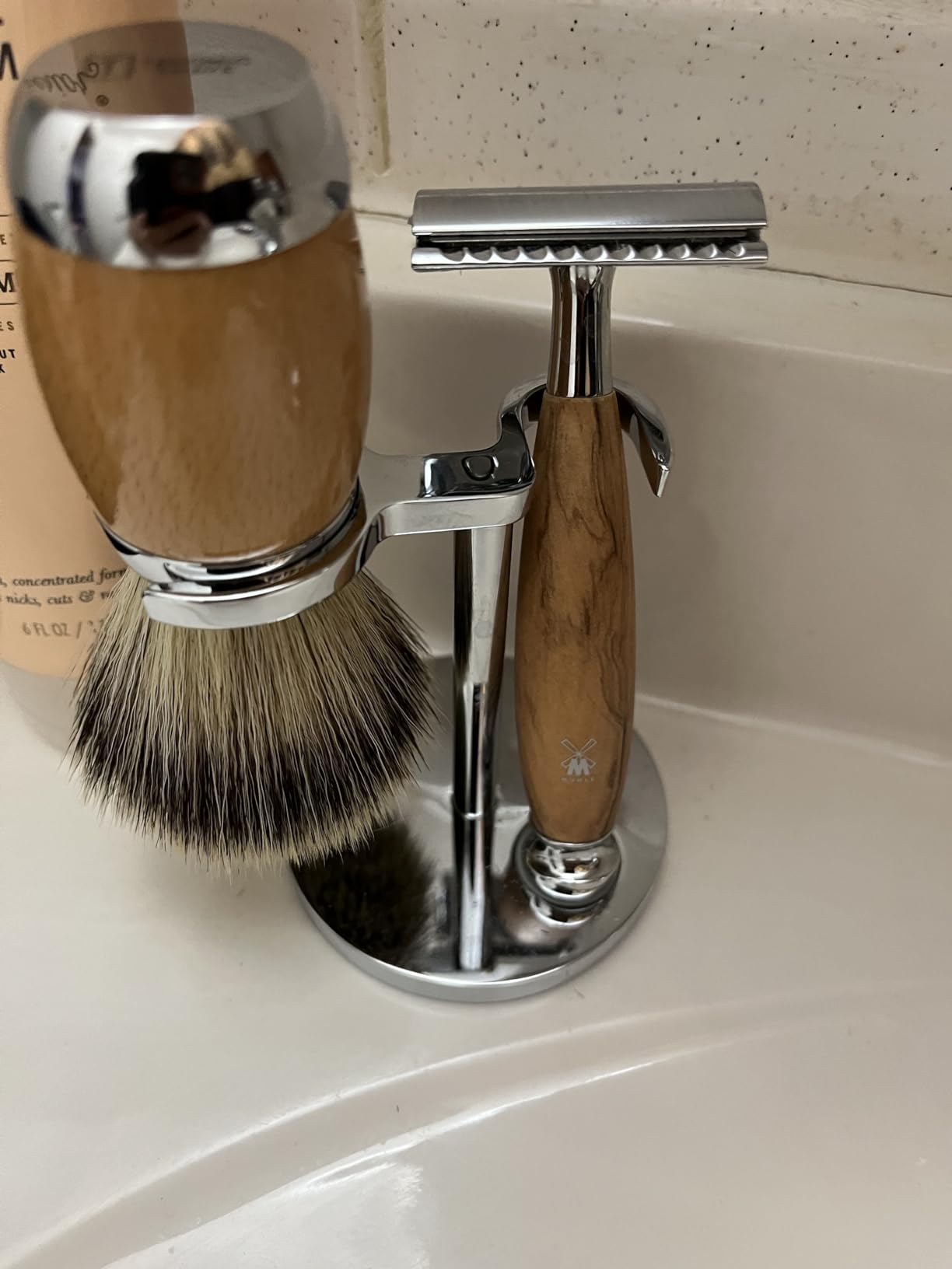 MÜHLE Universal Stand for Razors & Shaving Brushes | Shave Accessory | Chrome Modern Design customer photo 1