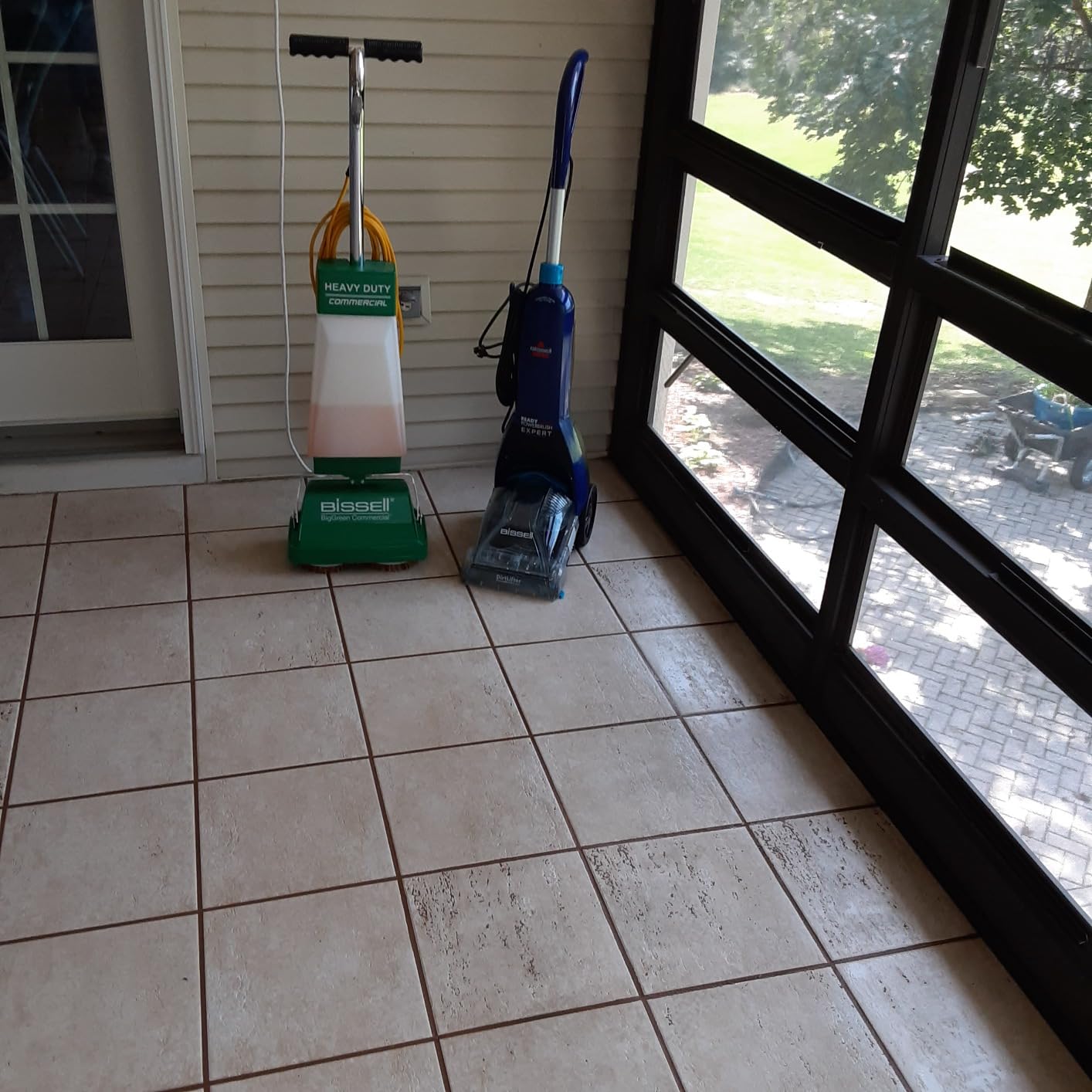 Bissell BigGreen BGFS5000 Portable Two Brush Floor Scrubber & Polisher, Polypropylene, White & Green customer photo 2