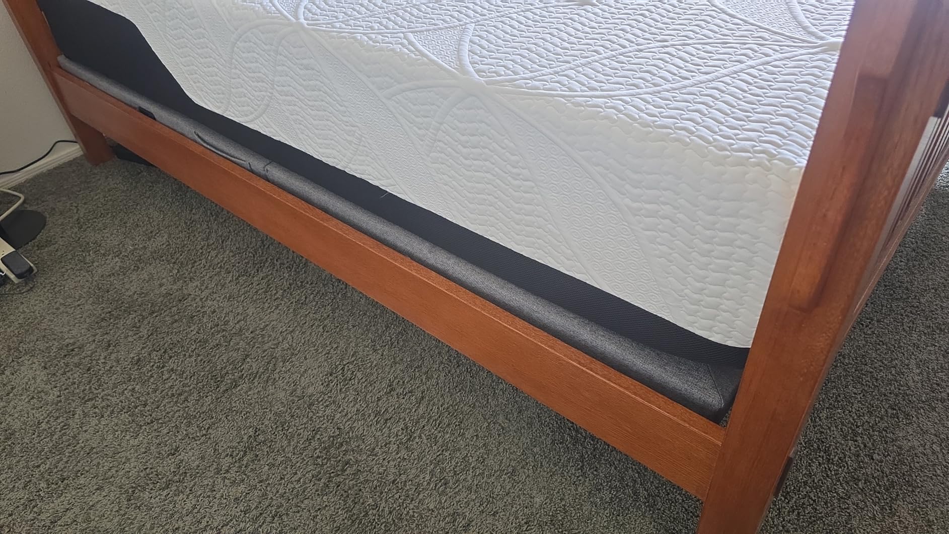 Classic Brands Cool Gel Chill Memory Foam 14-Inch Mattress with 2 BONUS Pillows | CertiPUR-US Certified | Bed-in-a-Box, Queen customer photo 1
