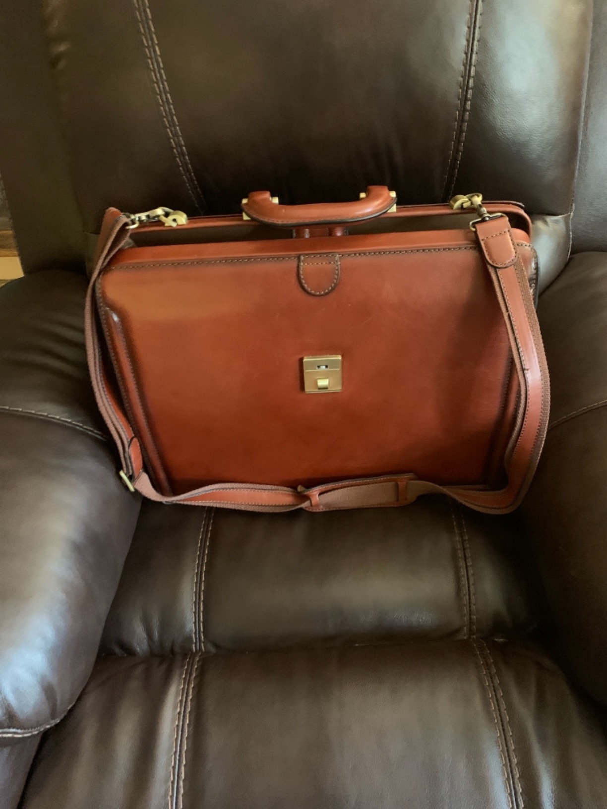 Banuce Premium Italian Full Grain Leather Briefcase for Men with Lock Fits 15.6 Inch Laptop Legal Attorney Lawyer Briefcase Doctor Bag with Ergonomic Handle customer photo 1