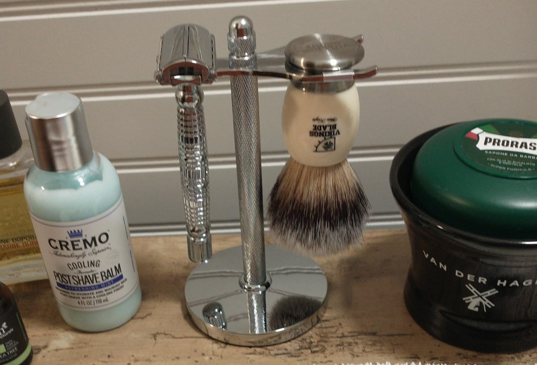 Safety Razor and Shaving Brush Stand, Extra Wide Openings, Wider Base, Manly Look customer photo 2