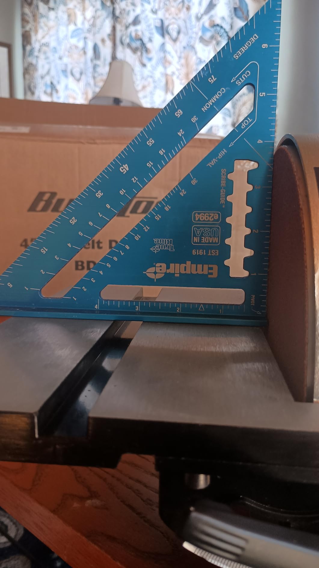BUCKTOOL Direct Drive Bench Belt Sander, 4x36 in Belt and 8 in Disc Sander, 3/4HP Belt Sander for Woodworking, 5.0A Benchtop customer photo 1