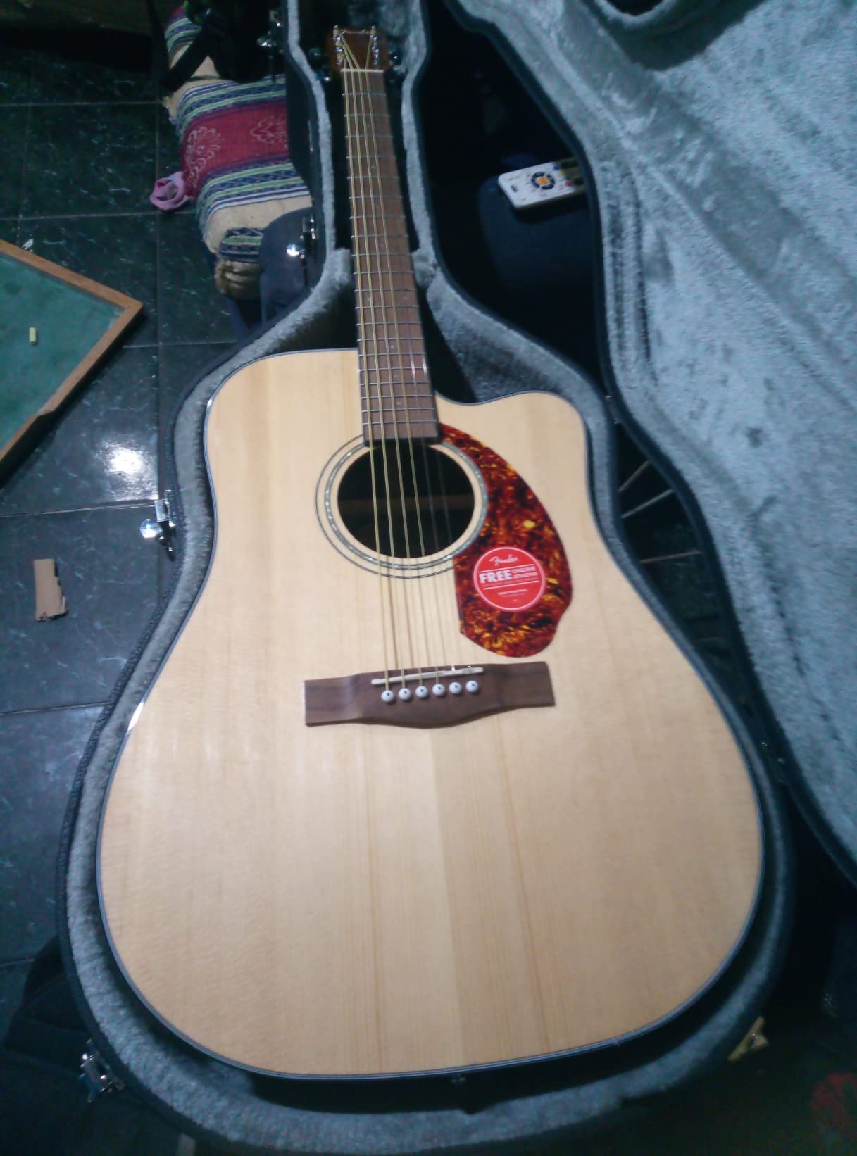 Fender CN-140SCE Thinline Concert Nylon String Acoustic Guitar, with 2-Year Warranty, Black, with Case customer photo 2