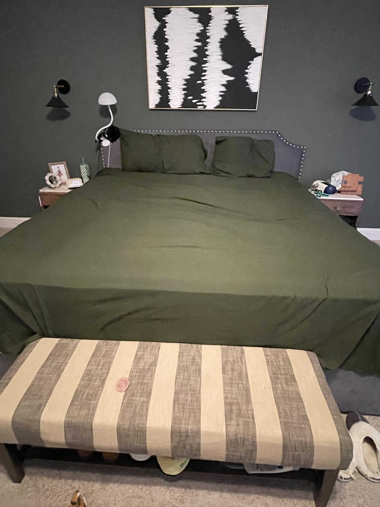 Bedsure Queen Sheet Set - 4 Pieces Soft Queen Size Sheets - Breathable & Cooling - Hotel Luxury - Easy Care Polyester Microfiber Bedding for Women, Men, Dark Grey customer photo 1