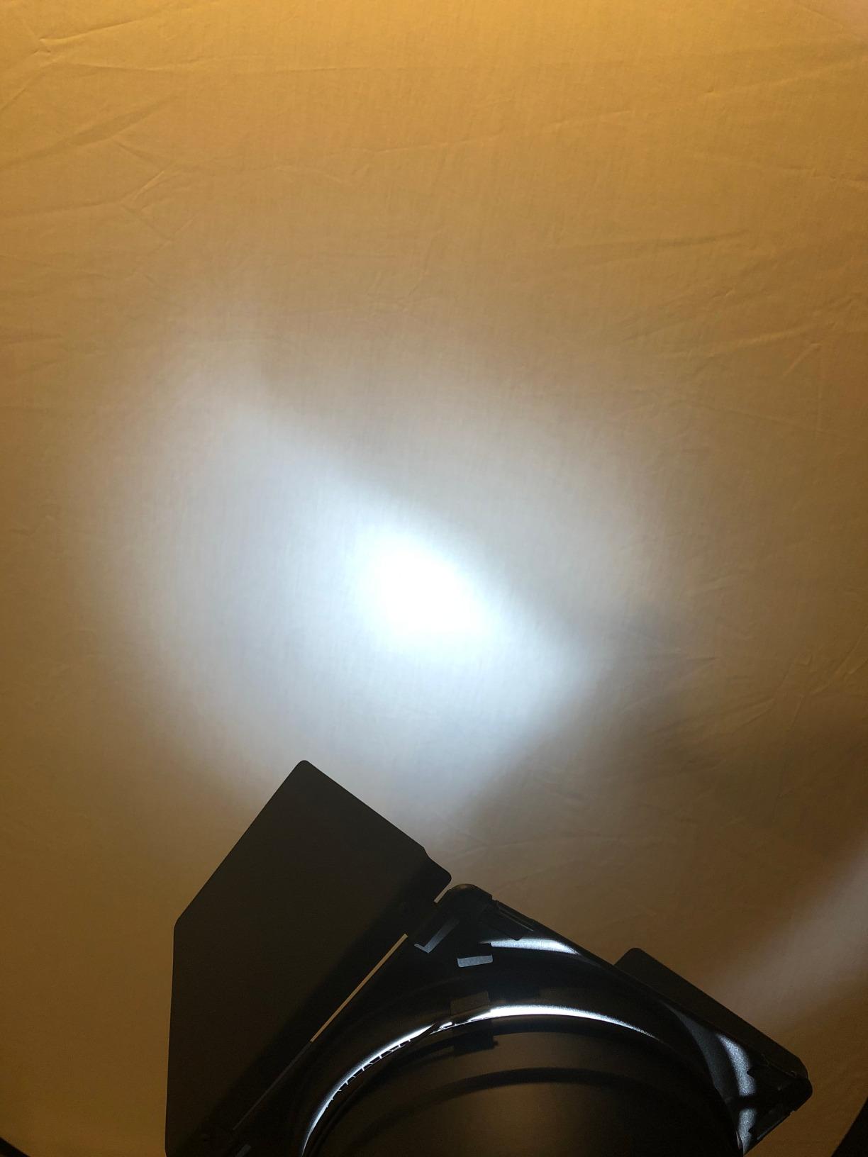 Godox SL-60W 60W CRI95+ Qa>90 5600±300K Bowens Mount Led Continuous Video Light, Brightness Adjustment, 433MHz Grouping System, for Video Recording, Wedding, Outdoor Shooting customer photo 1
