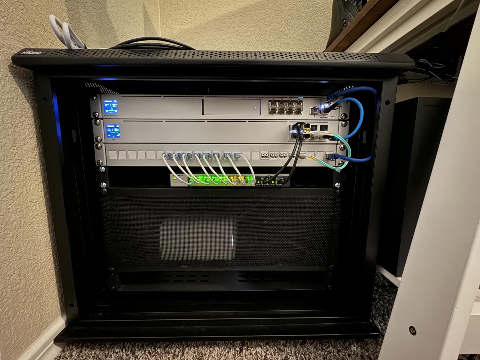 NETGEAR 10-Port PoE Gigabit Ethernet Smart Switch (GS110TP) - Managed, with 8 x PoE+ @ 55W, 2 x 1G SFP, Optional Insight Cloud Management, Desktop or Wall Mount customer photo 1