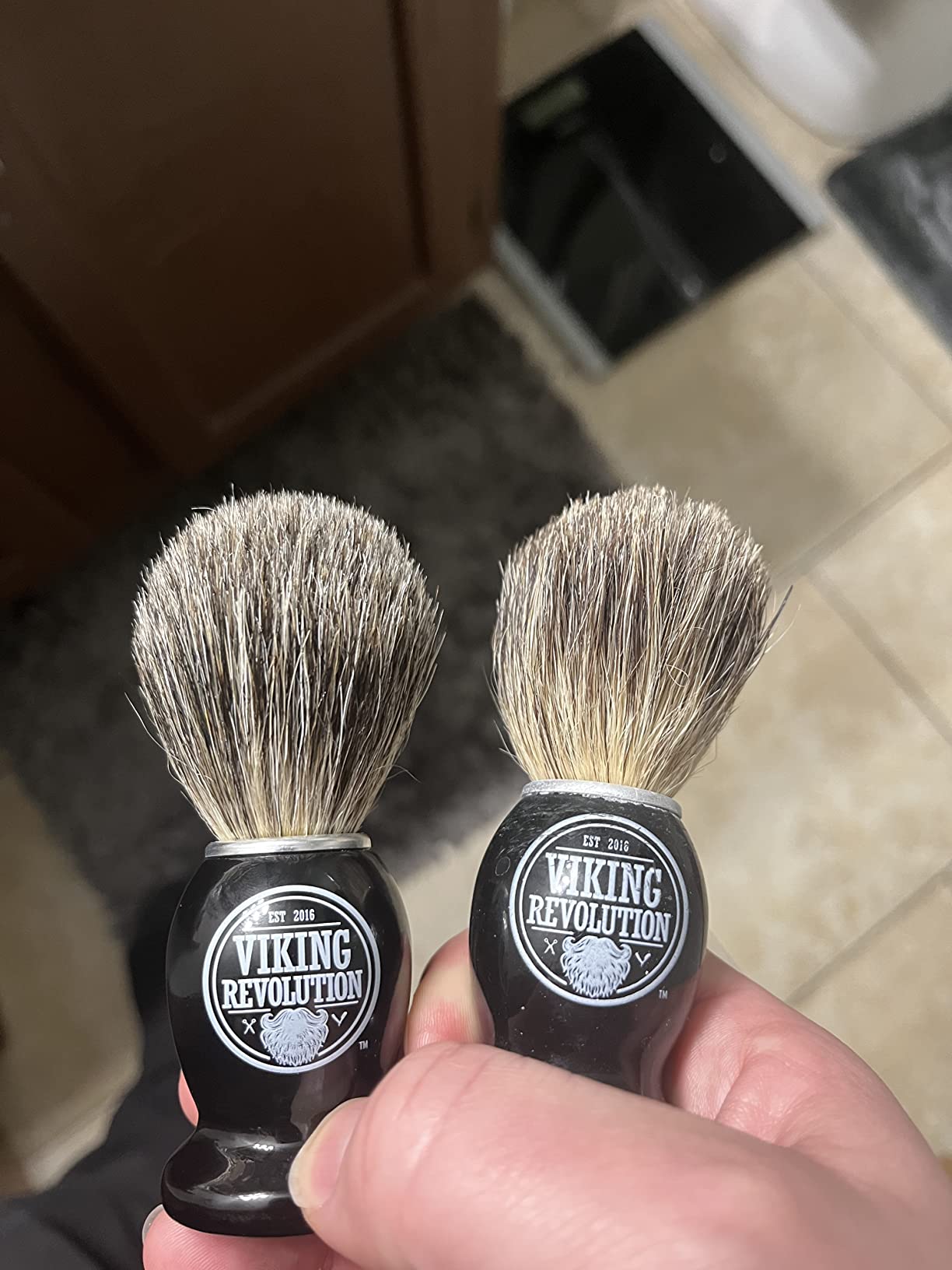 Viking Revolution Badger Hair Shaving Brush - Shave Brush for Wet Shave Using Shaving Cream & Soap customer photo 2