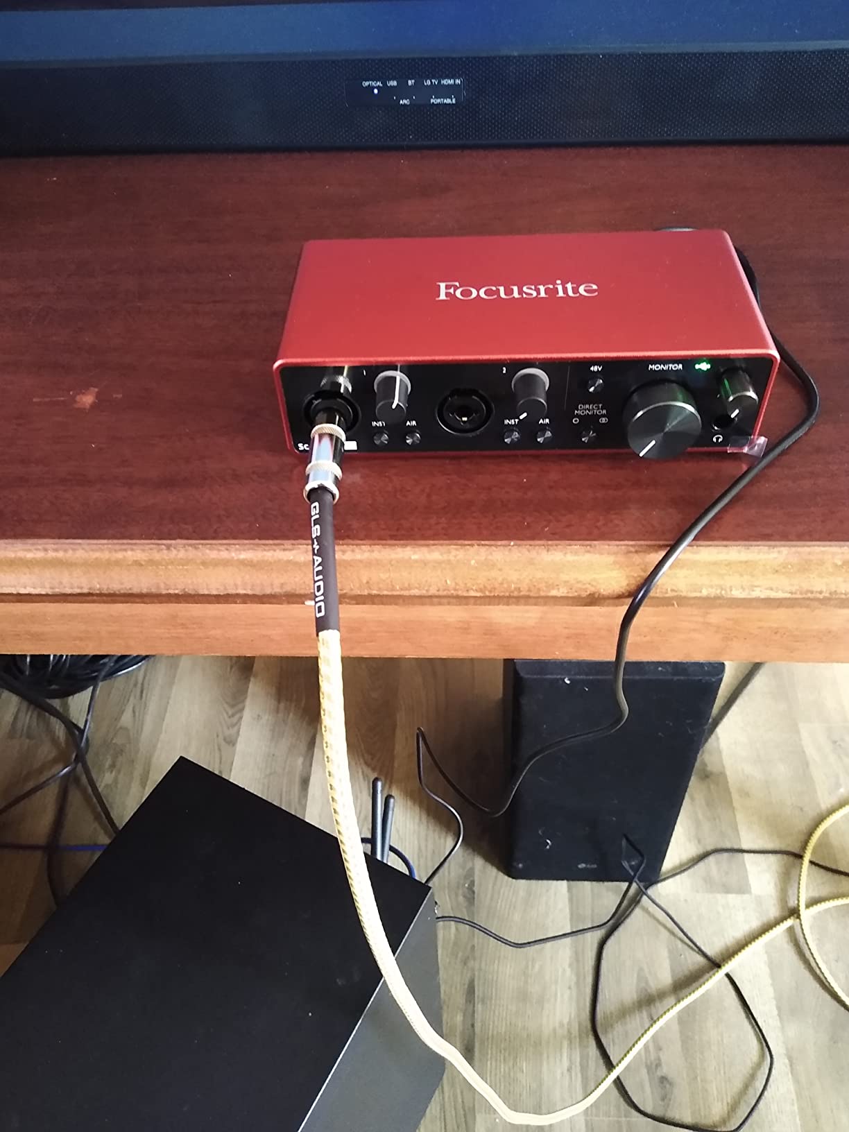 Focusrite Scarlett 2i2 3rd Gen USB Audio Interface for Recording, Songwriting, Streaming and Podcasting - High-Fidelity, Studio Quality Recording, with Transparent Playback customer photo 1