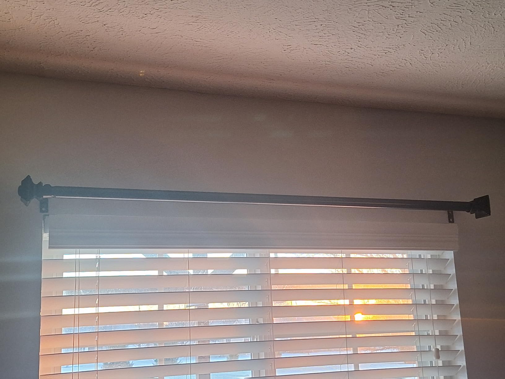 Ivilon Drapery Treatment Window Curtain Rod - Square Design 1 1/8 Rod. 120 to 240 Inch - Black customer photo 1