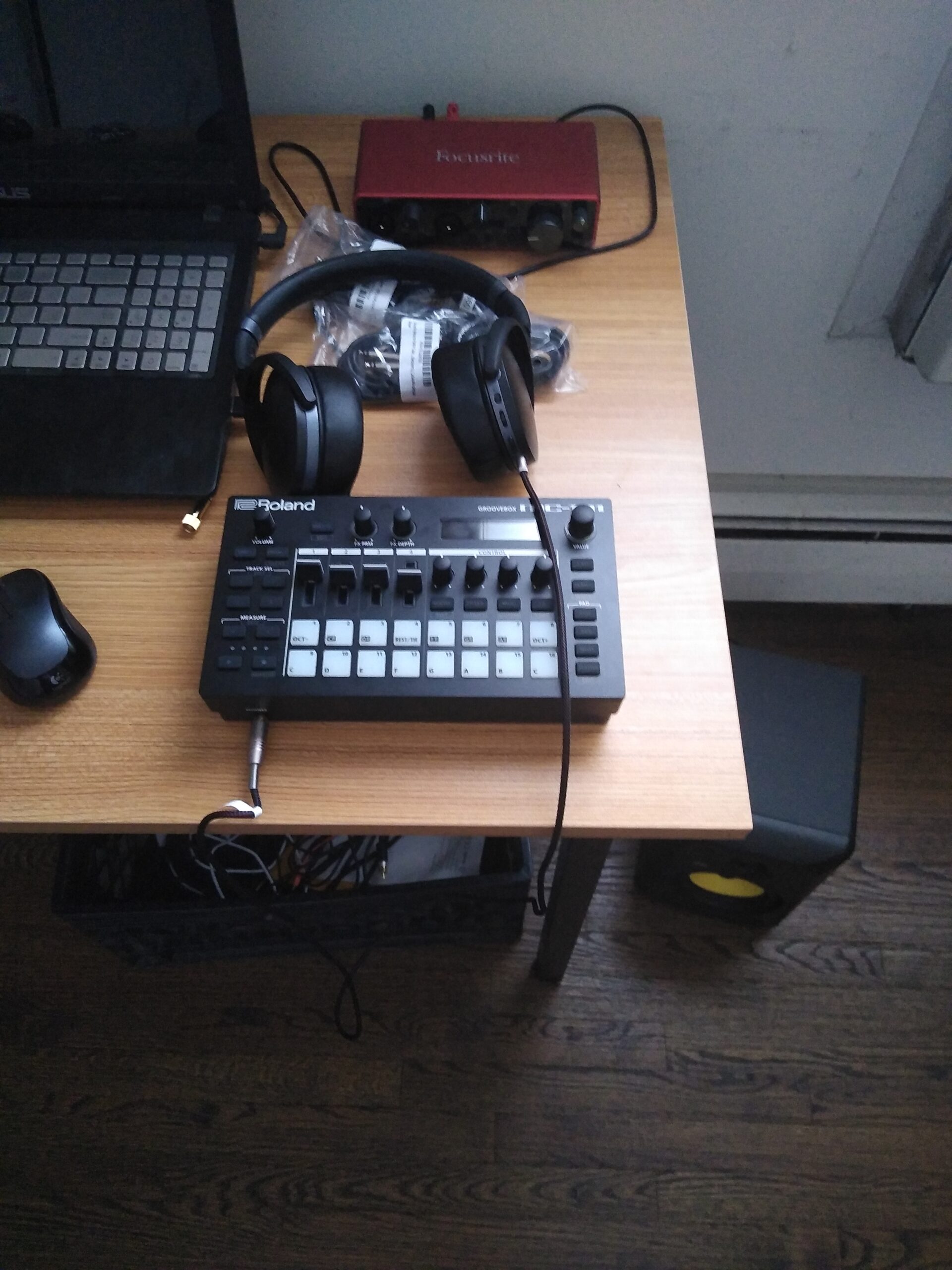 Roland MC-101 Groovebox Compact Music Production Workstation with 4-track sequencer, legendary Roland sounds, and real-time controls customer photo 1