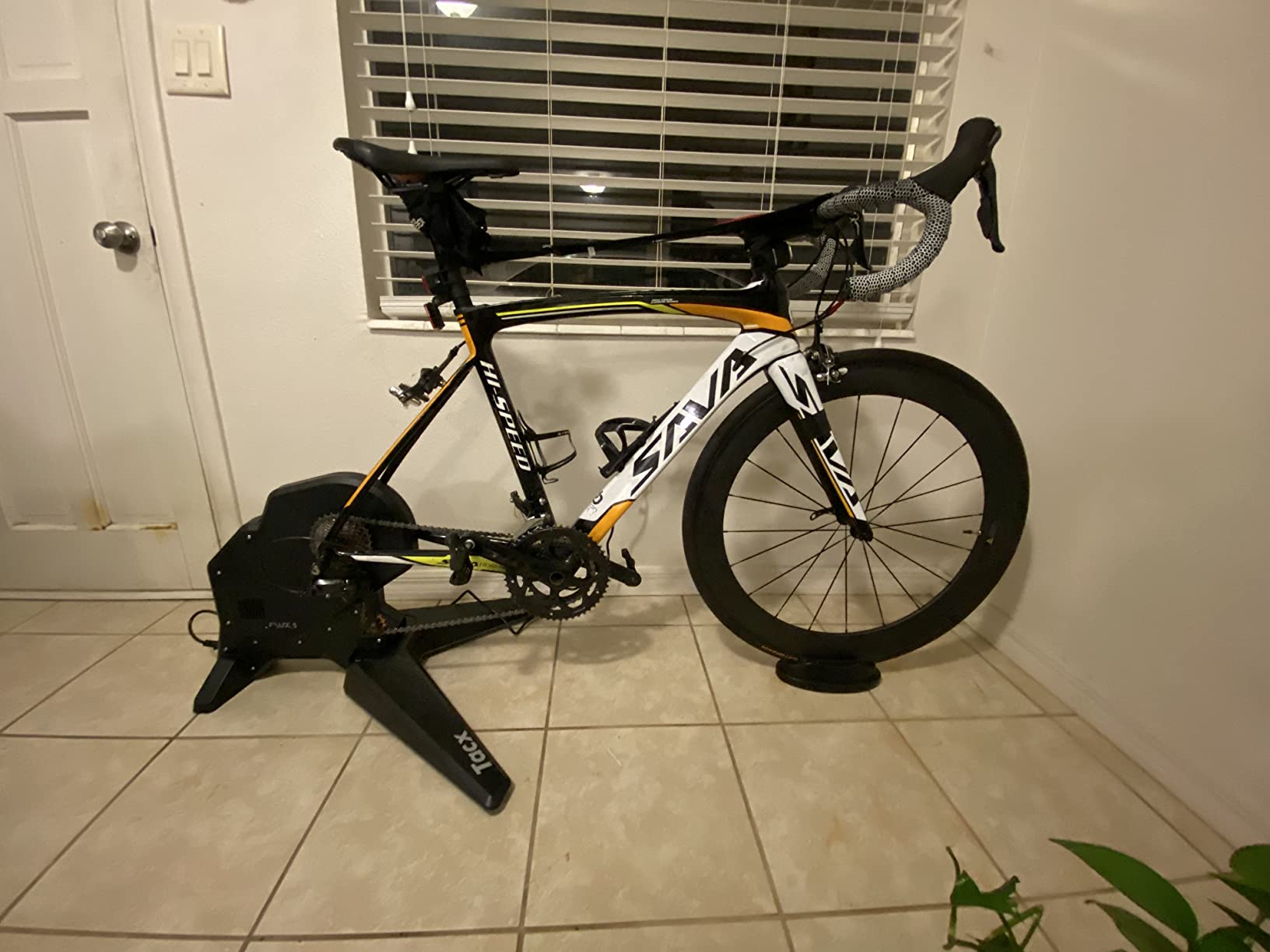 Tacx Flux S Smart Bike Trainer customer photo 2