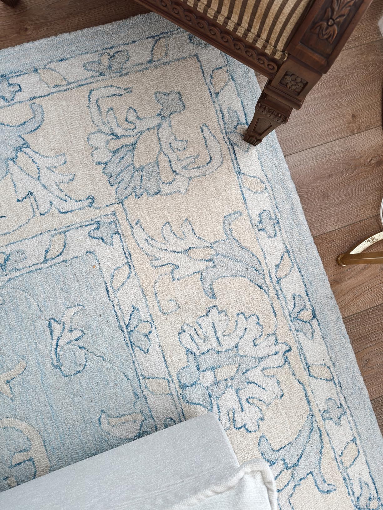 SAFAVIEH Area Rug 8x10 - Micro-Loop Collection - Large - Blue & Beige, Handmade Wool, Ideal for Living Room, Bedroom, Office, Dining Space (MLP535M) customer photo 1