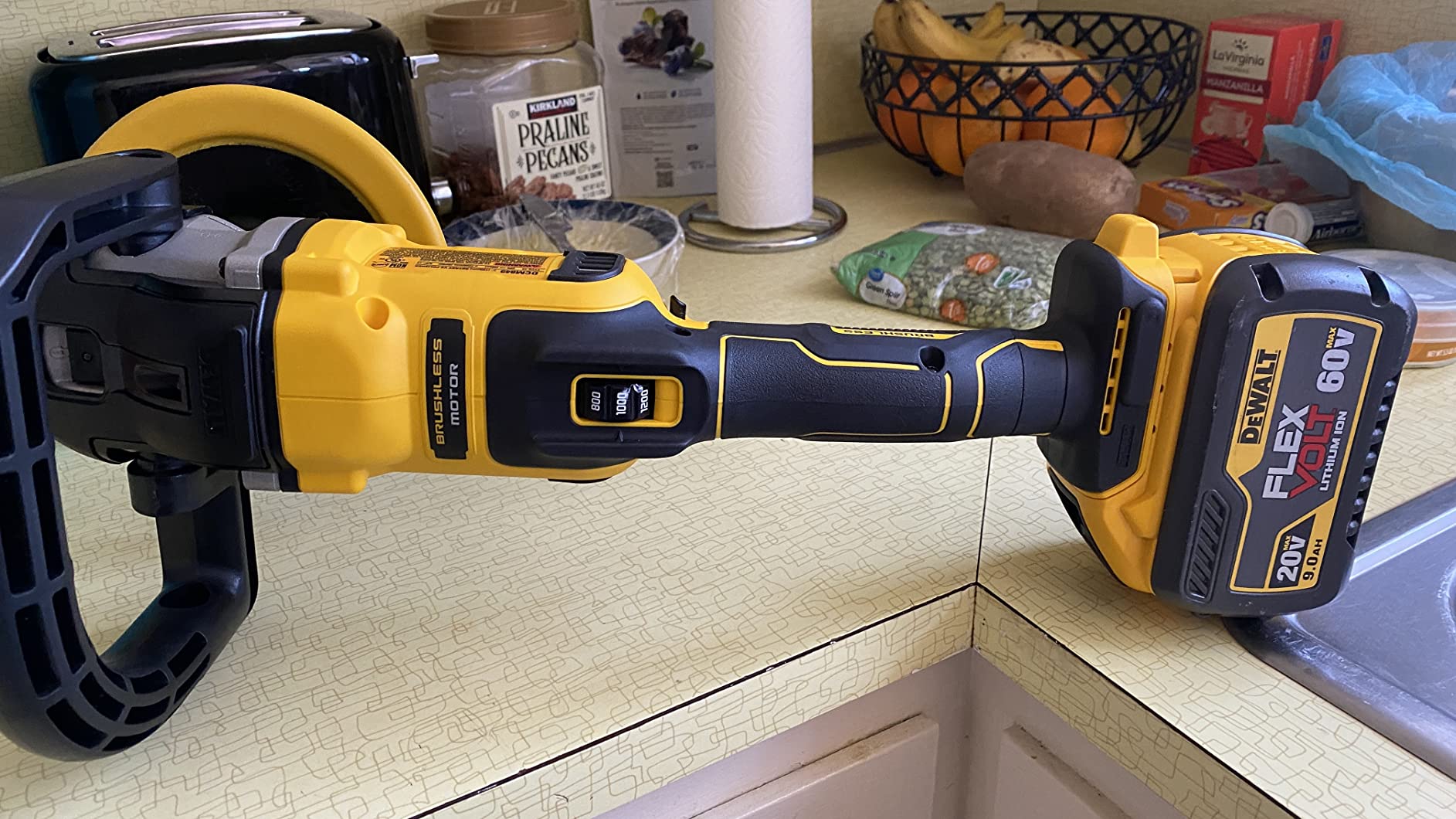 DEWALT 20V MAX* XR Cordless Polisher, Rotary, Variable Speed, 7-Inch, 180 mm, Tool Only (DCM849B) customer photo 2
