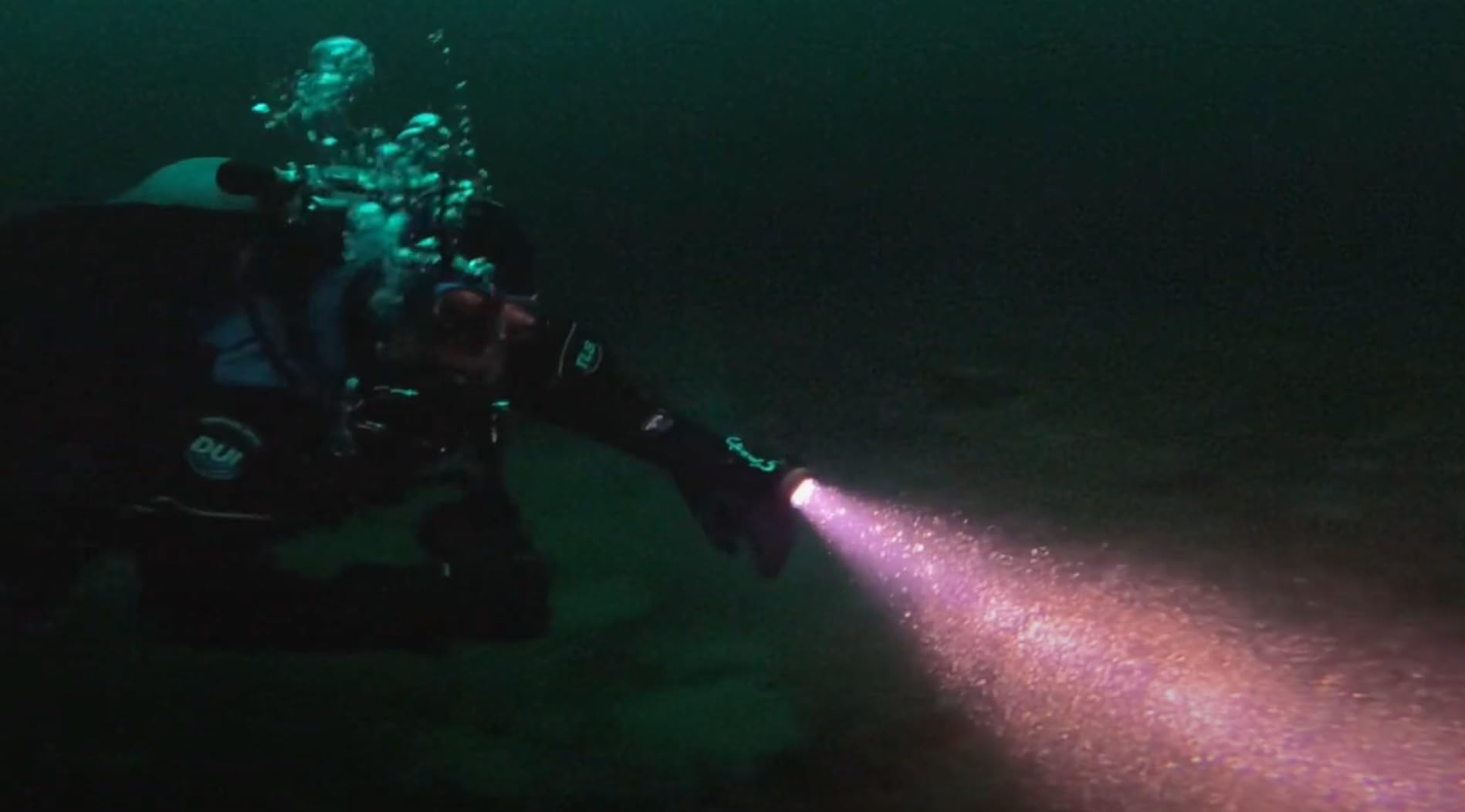 ORCATORCH D630 V2.0 4600 Lumen 5 Imported LED Primary Canister Dive Light with 7 Degree Super Focus Beam, Straight/Side Mounted and Backmount Technical Diving Flashlight, for Cave Wreck Night Diving customer photo 1