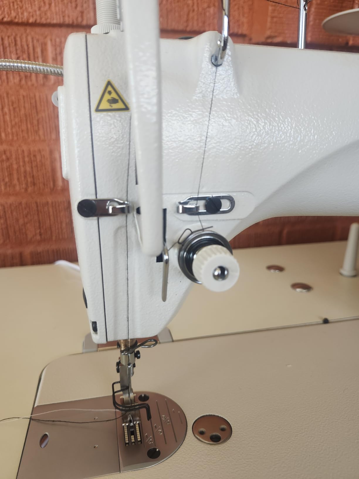 Industrial Sewing Machine Juki DDL-8100 Lockstitch Servo Motor + Table Stand Cut Juki DDL8700 + LED Lamp customer photo 1