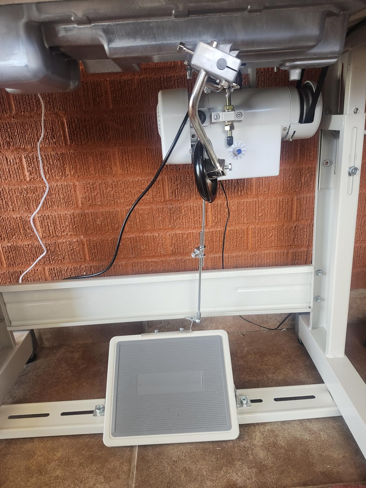 Industrial Sewing Machine Juki DDL-8100 Lockstitch Servo Motor + Table Stand Cut Juki DDL8700 + LED Lamp customer photo 2