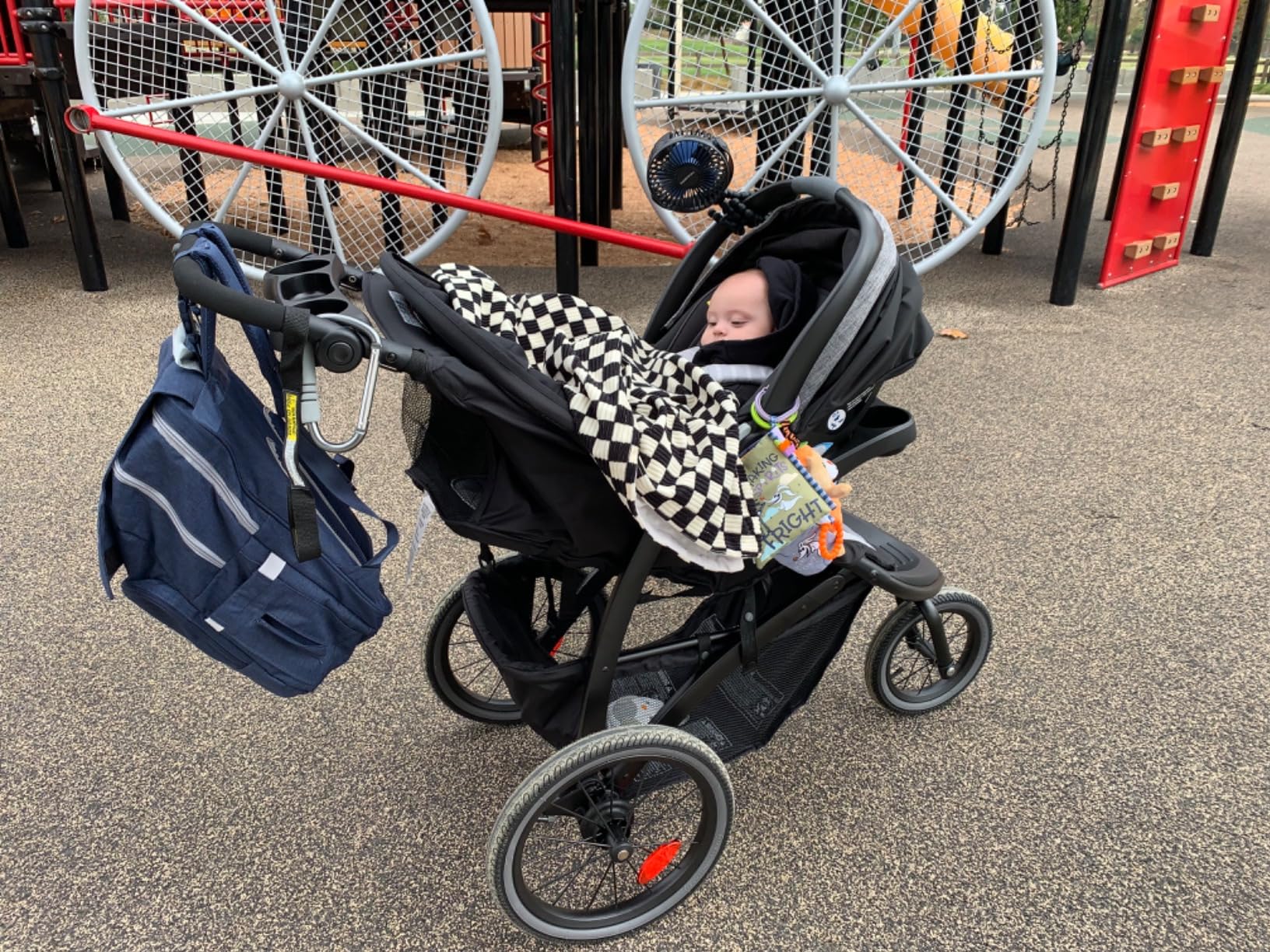 Graco FastAction Jogger LX Stroller, One-Hand Fold, Car Seat Compatible customer photo 1