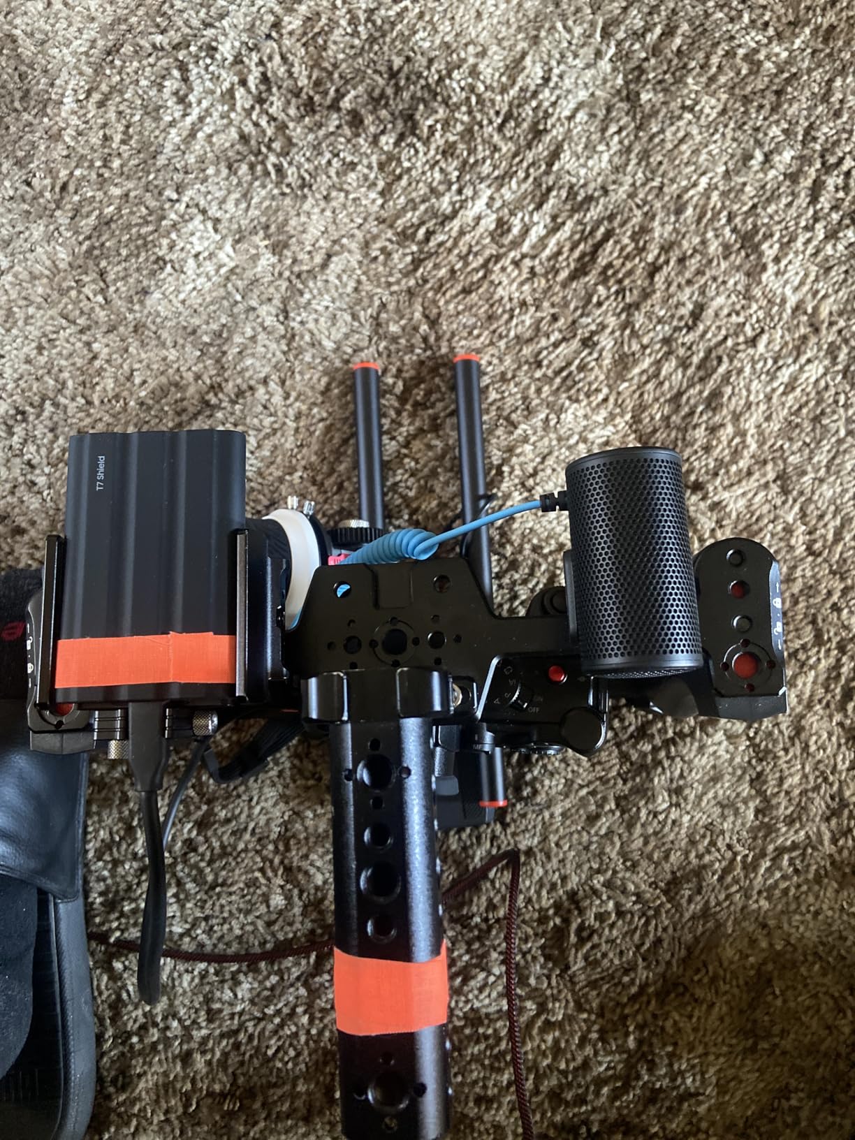 SENNHEISER Professional MKE 200 Directional On-Camera Microphone with 3.5mm TRS and TRRS Connectors for DSLR, Mirrorless & Mobile,Auxiliary customer photo 1