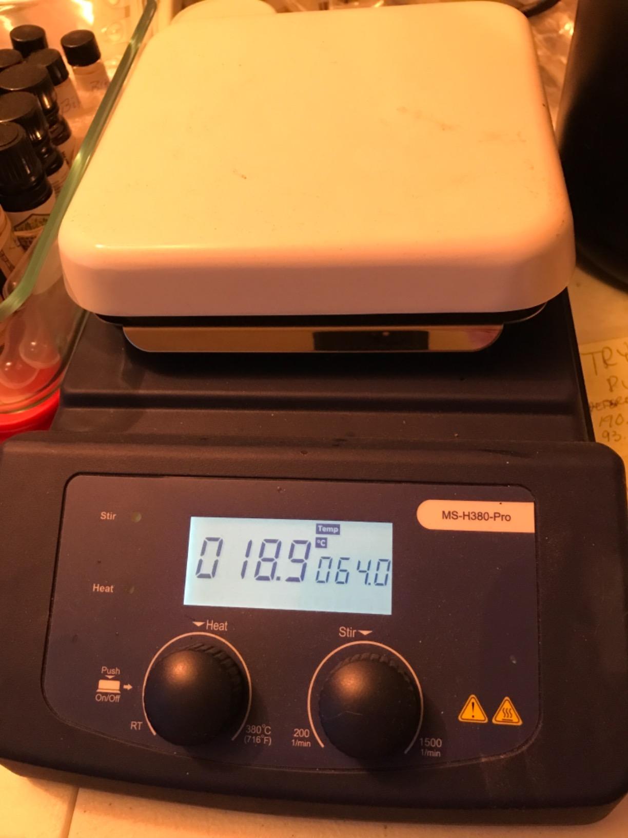 ONiLAB 380°C LCD Digital Hotplate Magnetic Stirrer with Ceramic Coated Aluminum Work Plate, 200-1500rpm, 5L, Temp Probe Sensor & Support Stand & Stirring Bar Included customer photo 2