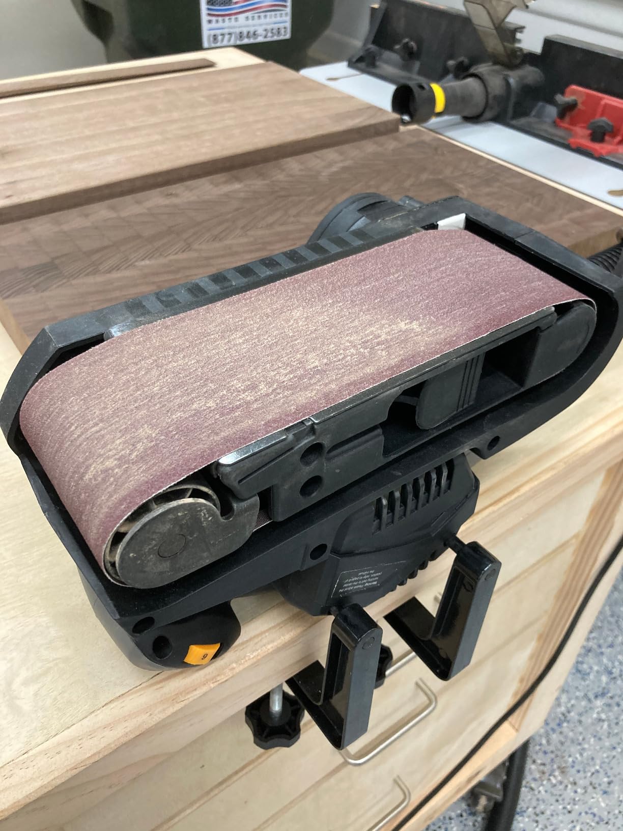 Jellas 7Amp Belt Sander 3x21-Inch with Dust Bag, Variable-Speed Control customer photo 1