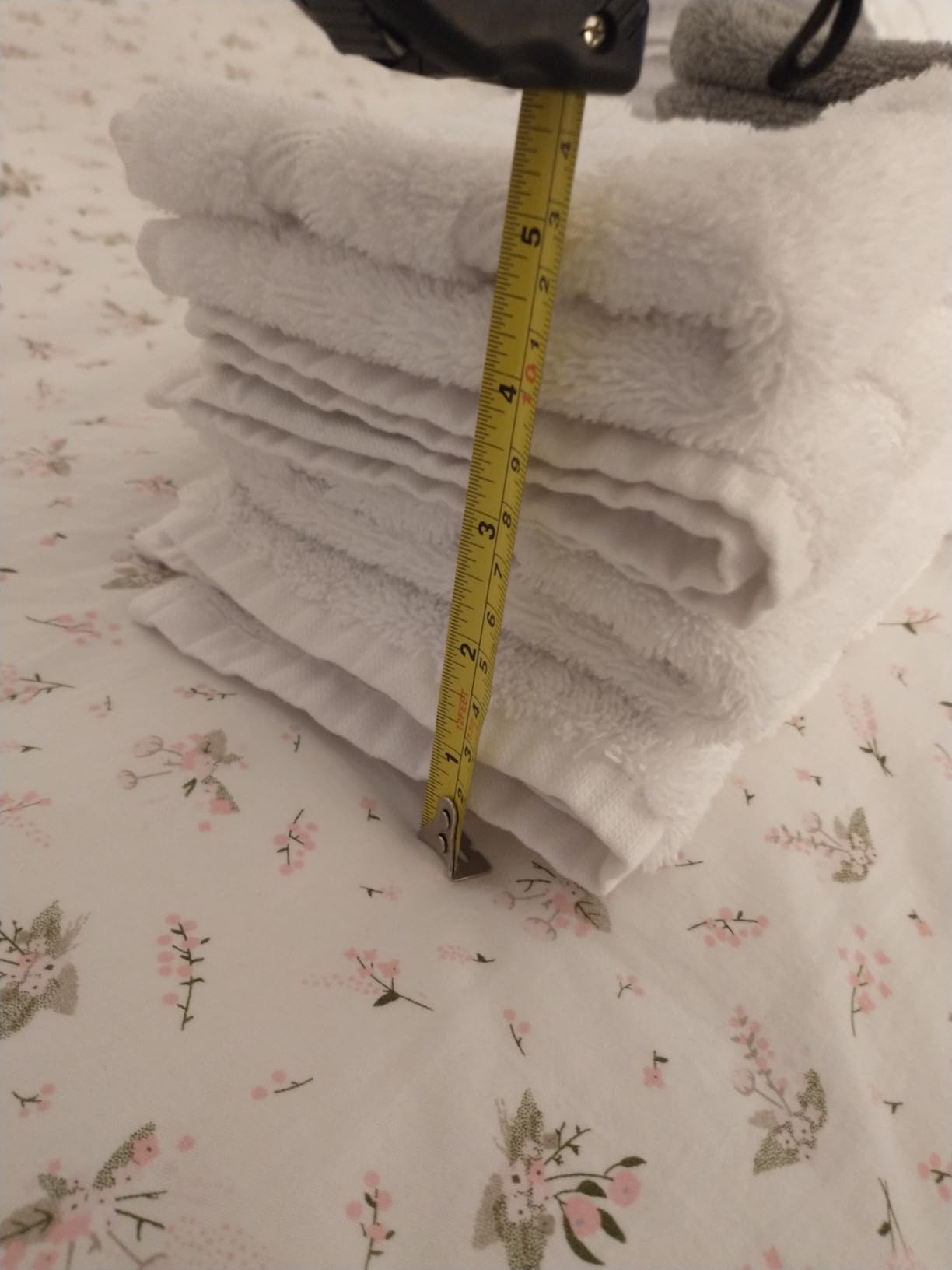 American Soft Linen Luxury 4 Piece Bath Towel Set, 600 GSM 100% Cotton Turkish Bath Towels for Bathroom, 27x54 in Extra Large Bathroom Shower Towels, White customer photo 1