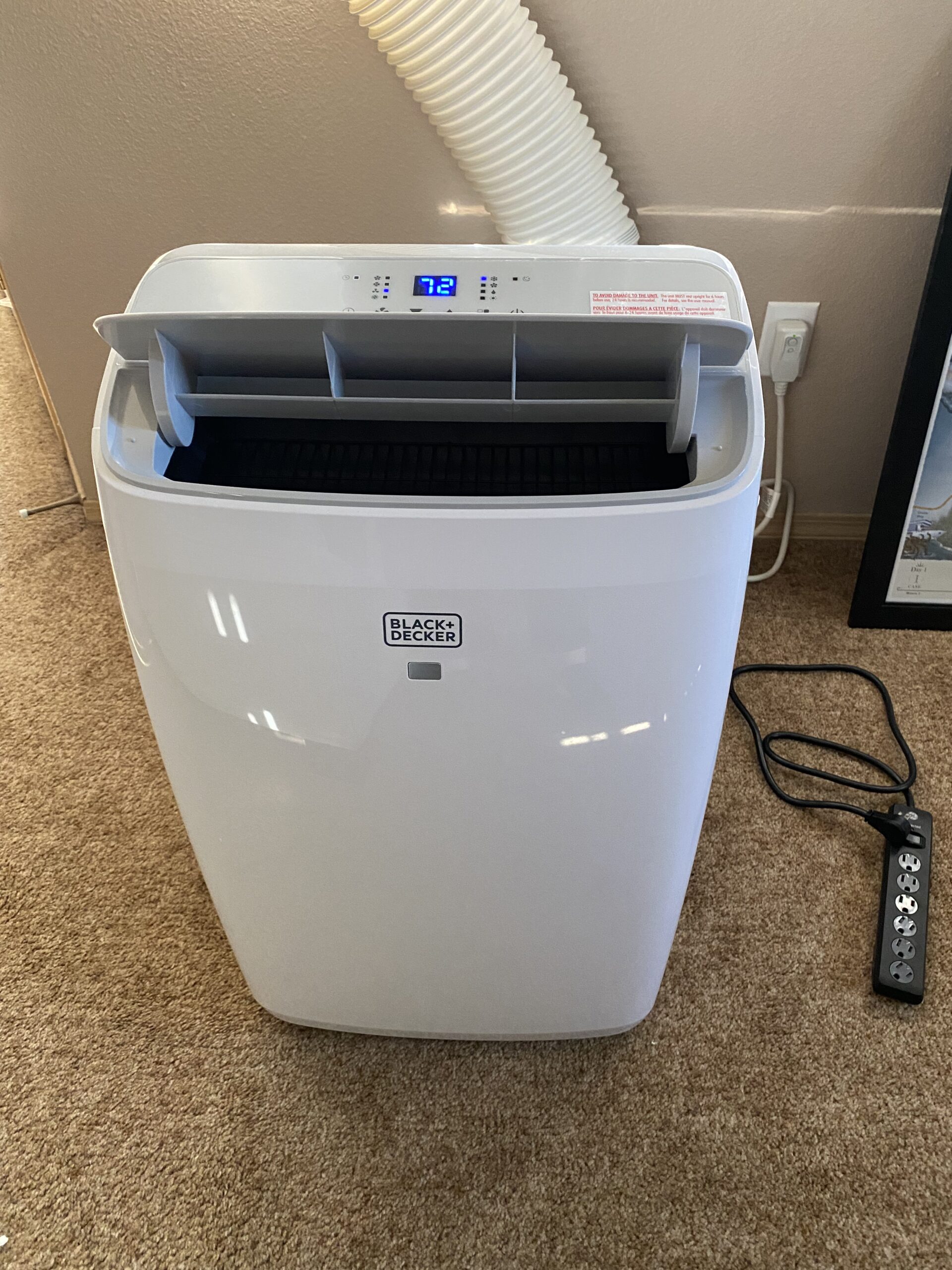 BLACK+DECKER Portable Air Conditioner with Heat, 14,000 BTU with 12,000 BTU Heating for Rooms Up To 700 Sq. Ft., Portable AC with Follow Me Remote Control, BPT10HWTB, White customer photo 1