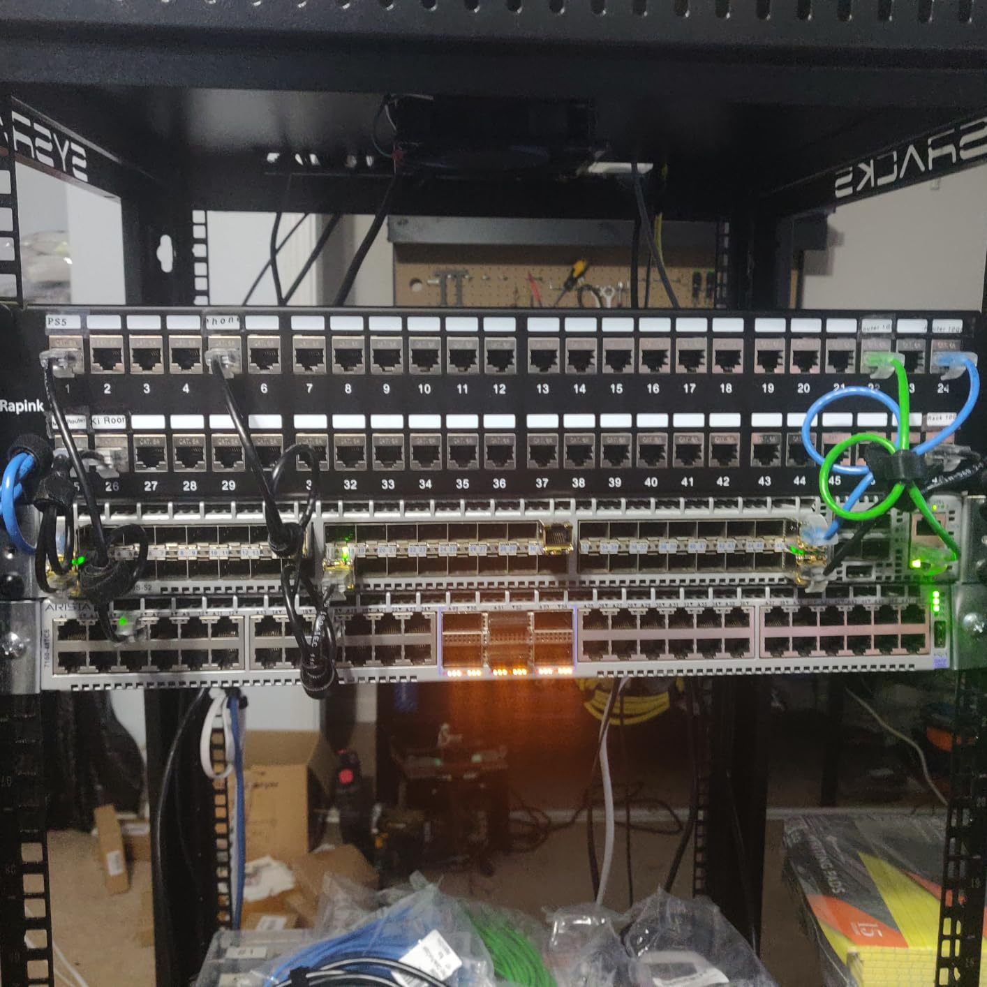 Rapink Patch Panel 24 Port Cat6A with Inline Keystone 10G Support, Coupler Patch Panel STP Shielded 19-Inch with Removable Back Bar, 1U Network Panel for Cat7, Cat6, Cat6A, Cat5e customer photo 2