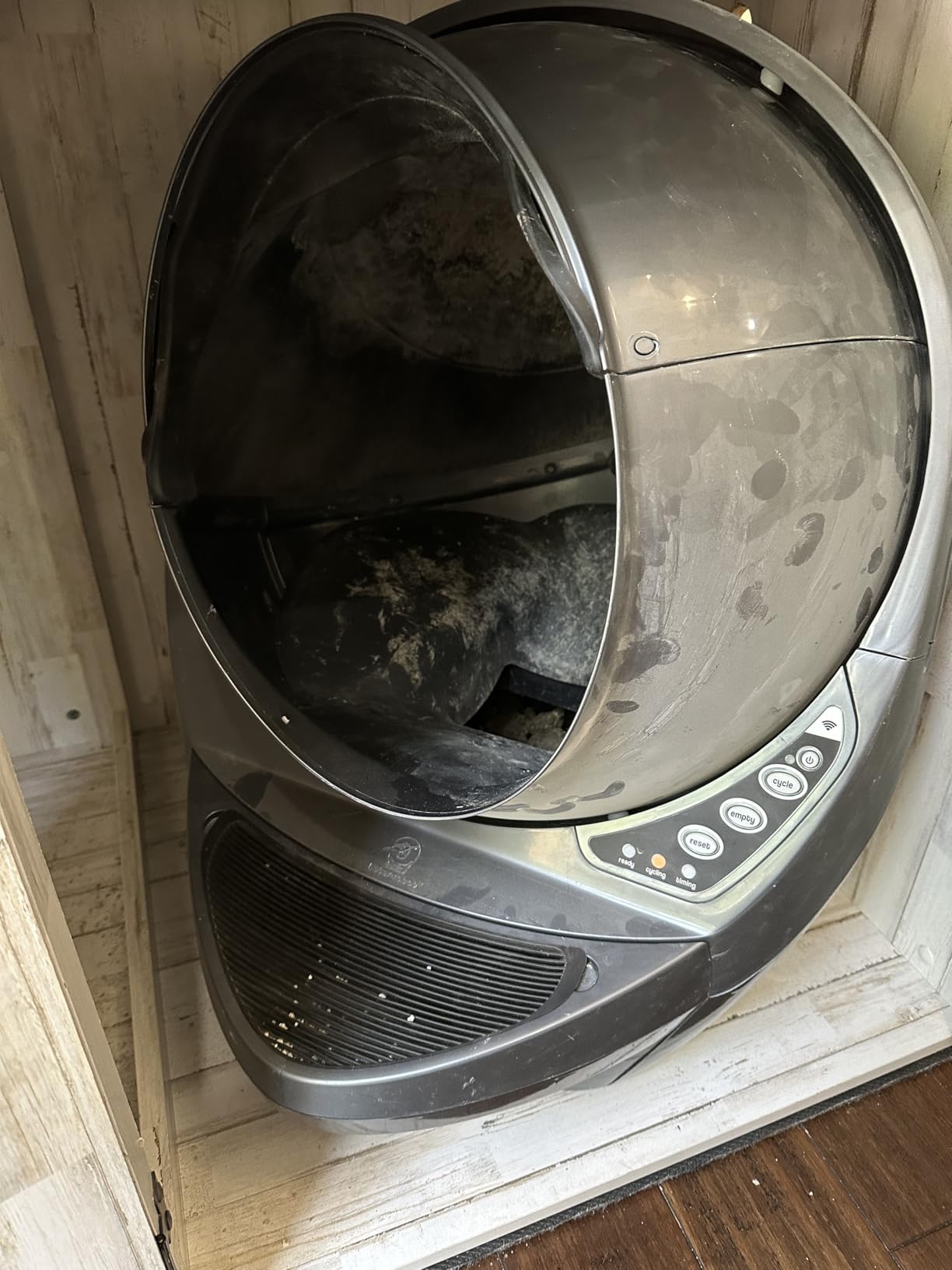 Litter-Robot 3 Connect by Whisker, Grey - Automatic, Self-Cleaning Cat Litter Box, App Control, Helps Reduce Litter Box Odors, Works with Any Clumping Litter, WhiskerCare 1-Year Warranty customer photo 2