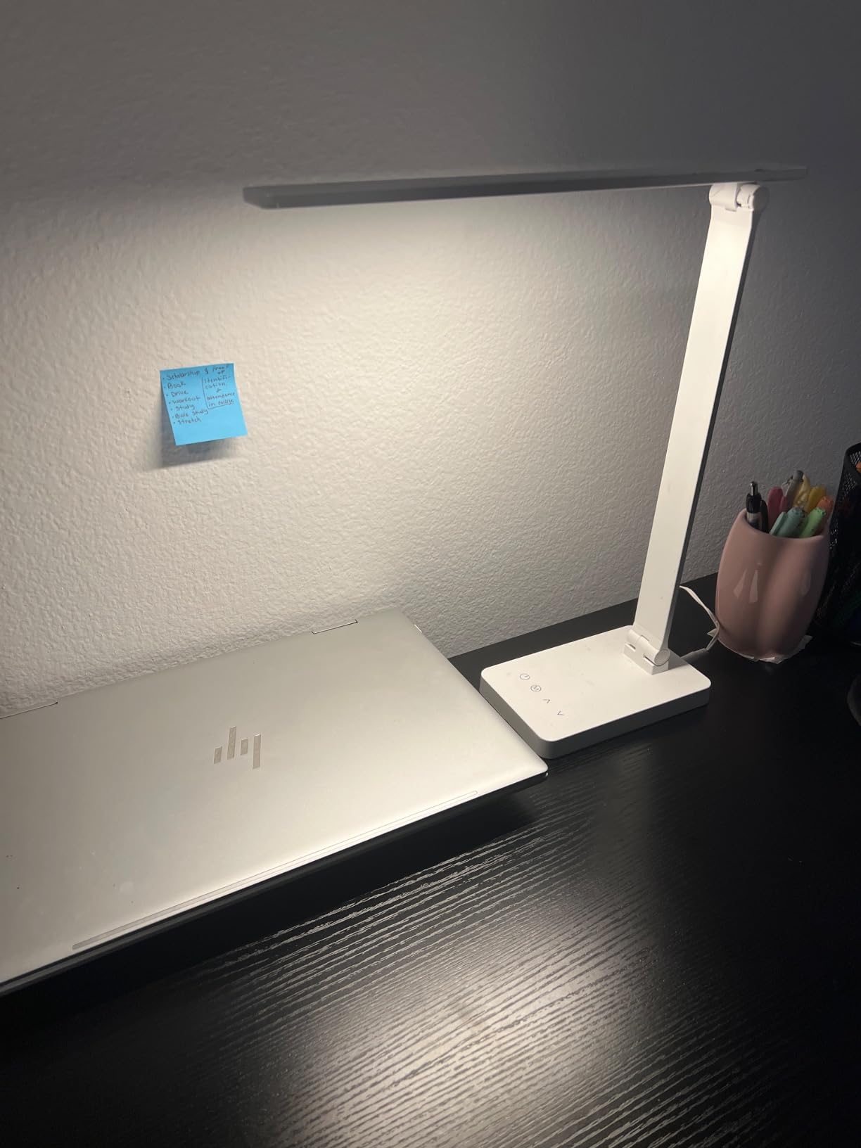 Lepro LED Desk Lamp with USB Charging Port,650LM Dimmable Home Office Touch Control Reading Table Lamp,5 Color Modes with 5 Brightness,College Dorm Room Essentials, Eye Caring, Sewing, Crafting, Black customer photo 2