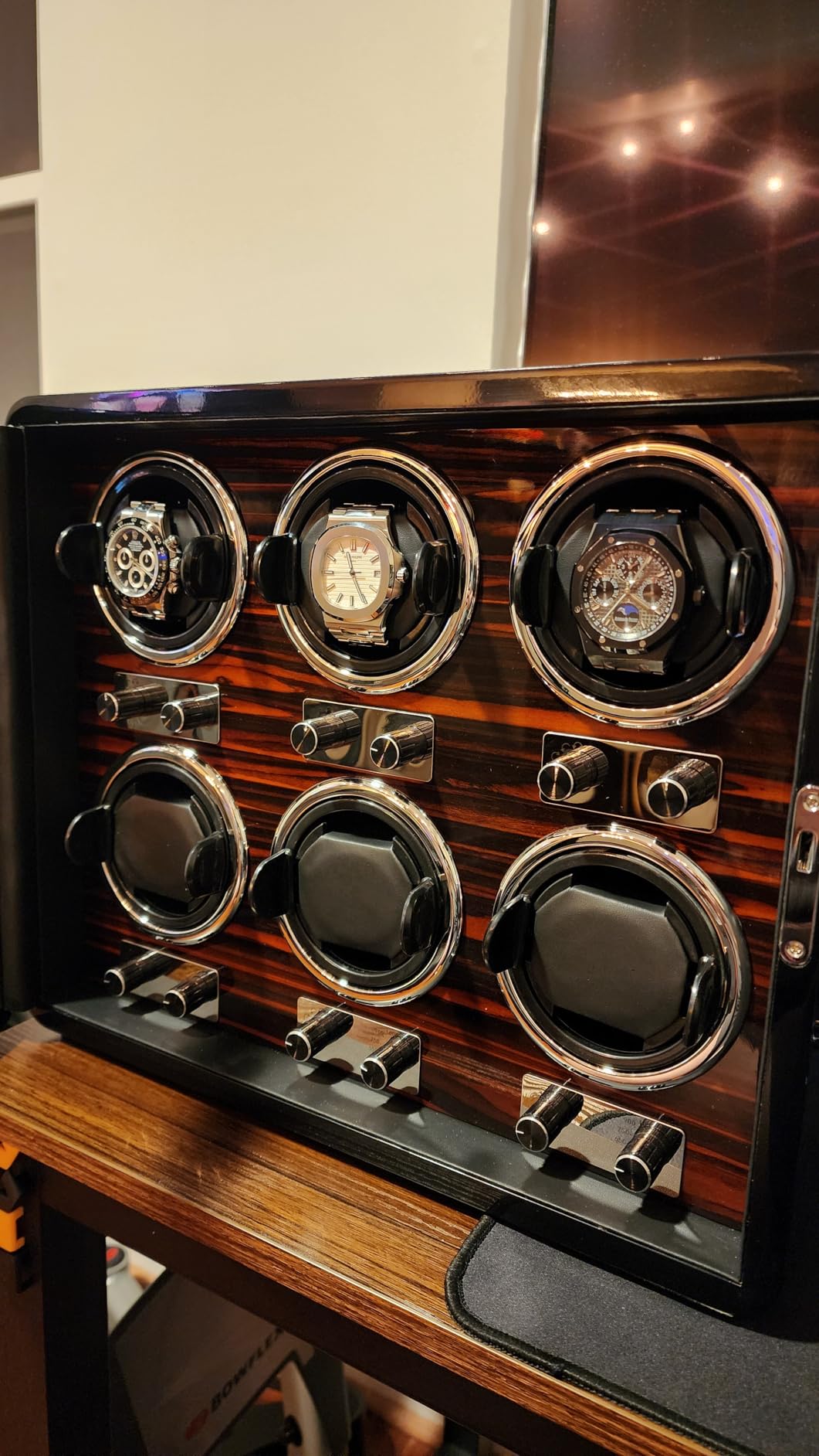 Oryx Watch Winders for 3/6 Automatic Watches - Wooden Rotating Watch Box customer photo 1