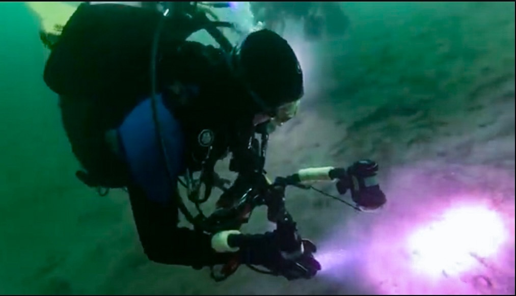 WD70 Canister Dive Light - 3000 Lumens Ultra-Bright Technical Diving Flashlight Kit with Adjustable Goodman Handle, 5 Light Modes for Underwater Cave, Wreck, and Deep Sea Diving customer photo 2