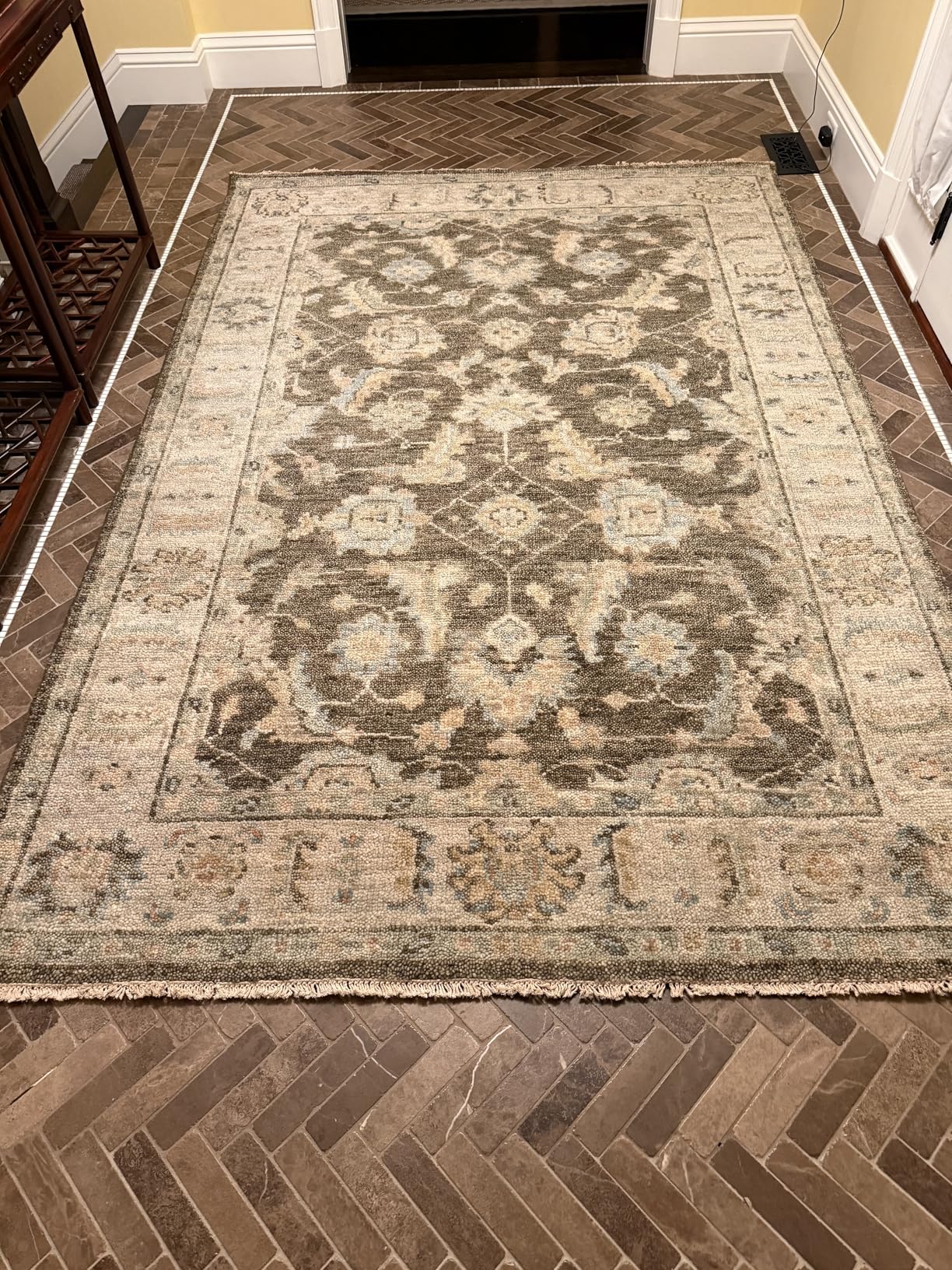 SAFAVIEH Samarkand Collection Area Rug - 9' x 12', Beige & Brown, Hand-Knotted Traditional Oriental Wool, Ideal for High Traffic Areas in Living Room, Bedroom (SRK171B) customer photo 1