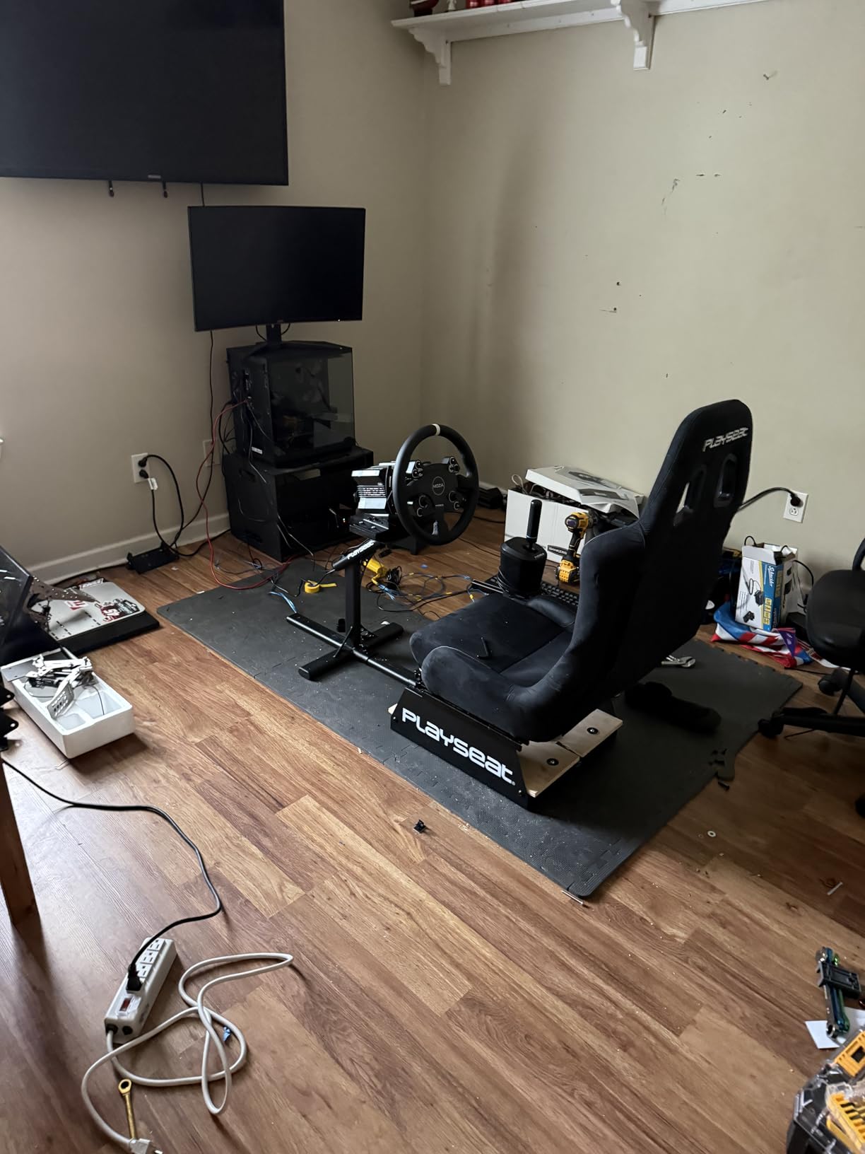 Playseat Evolution Pro Sim Racing Cockpit | Comfortable Racing Simulator Cockpit | Easily Adjustable | Compatible with All Steering Wheels & Pedals on the Market | Supports PC & Console | Actifit customer photo 1