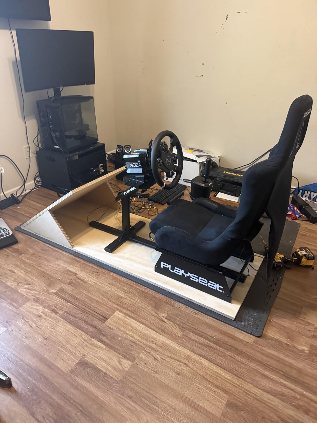 Playseat Evolution Pro Sim Racing Cockpit | Comfortable Racing Simulator Cockpit | Easily Adjustable | Compatible with All Steering Wheels & Pedals on the Market | Supports PC & Console | Actifit customer photo 2