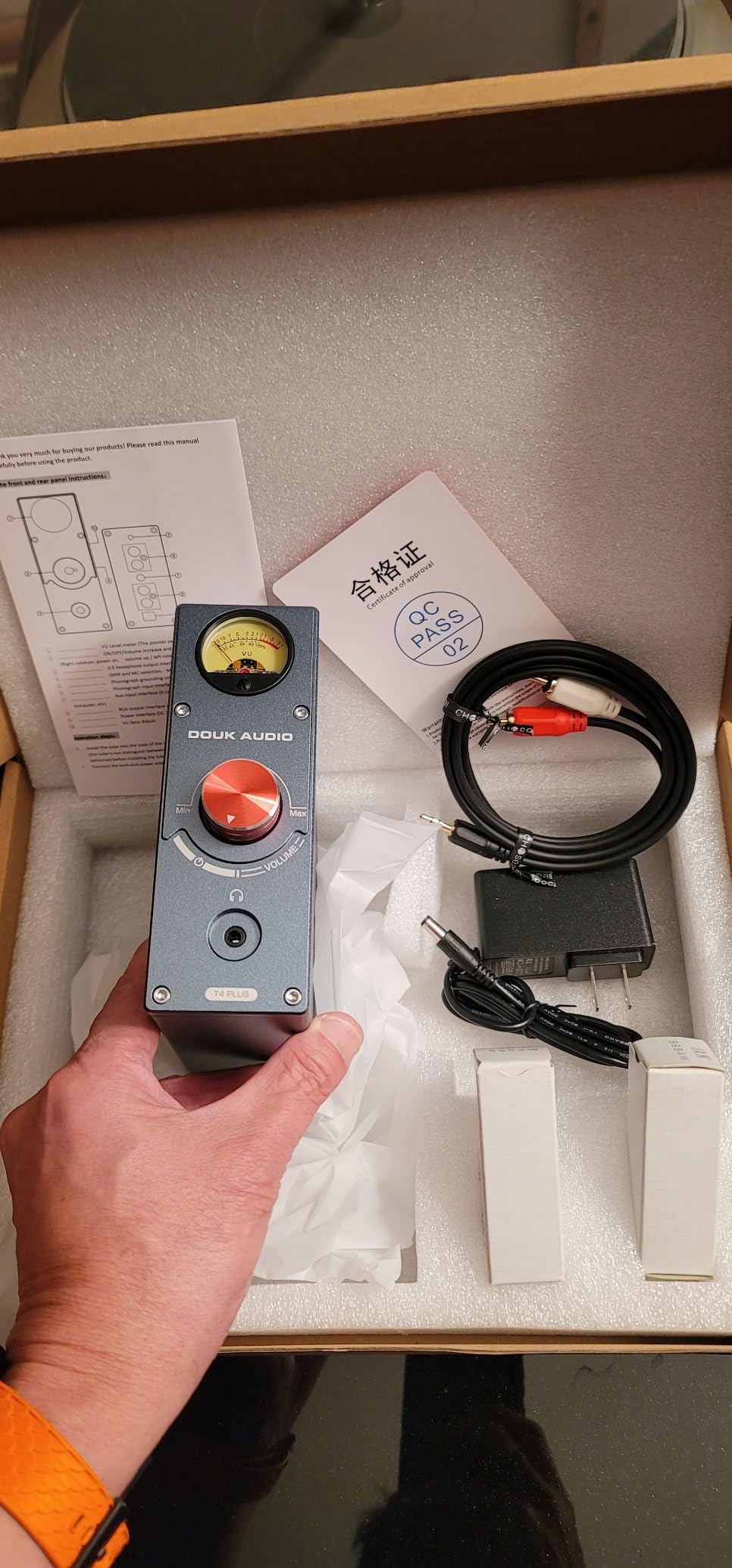 Douk Audio Tube Phono Preamp: HiFi MM/MC Turntable Preamplifier | Headphone Amp with AUX Input | VU Meter for Record Players, Vinyl Systems Audiophiles (T4 Plus) customer photo 1
