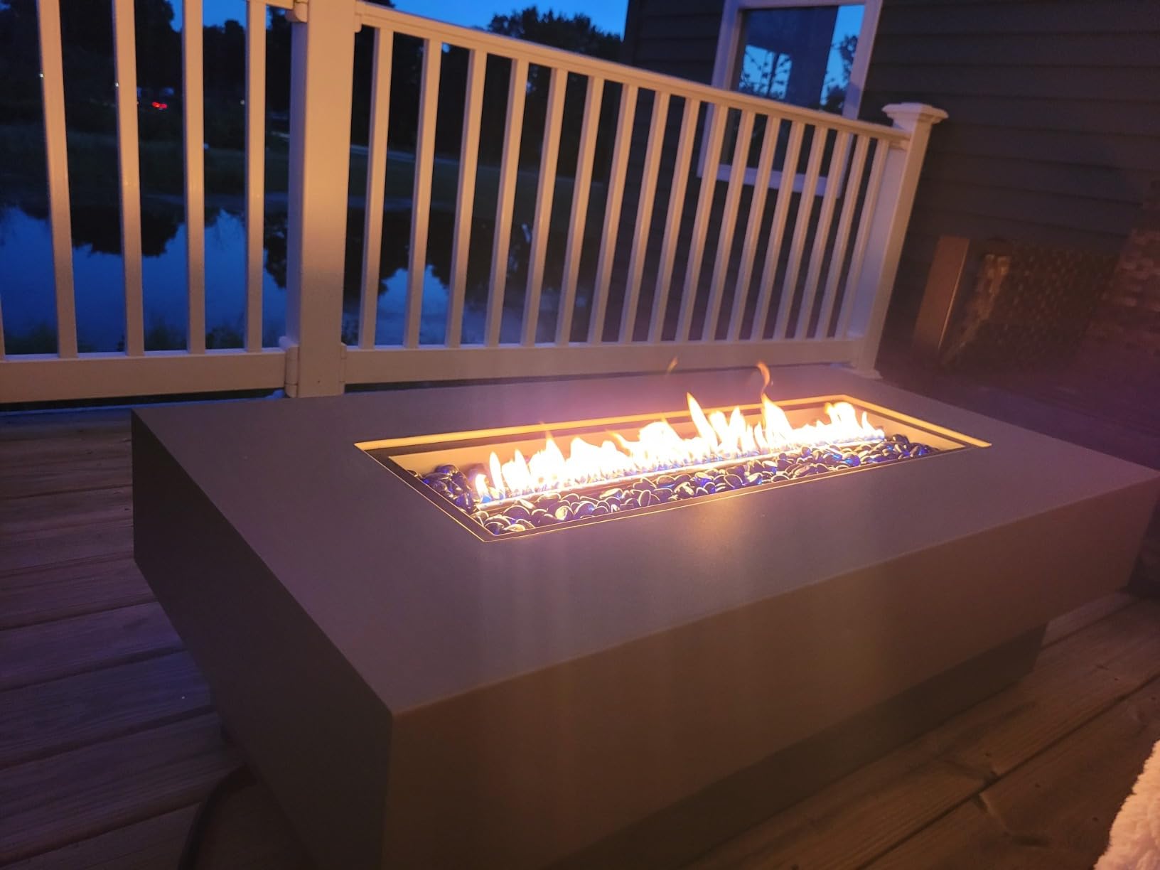 Propane Outdoor Fire Pit Table, Flint & Concrete Look 32-inch Round Patio Propane Fire Table 50,000 BTU w/Lid, Glass Rocks, Cover, Pre-Attached 10ft Hose customer photo 1