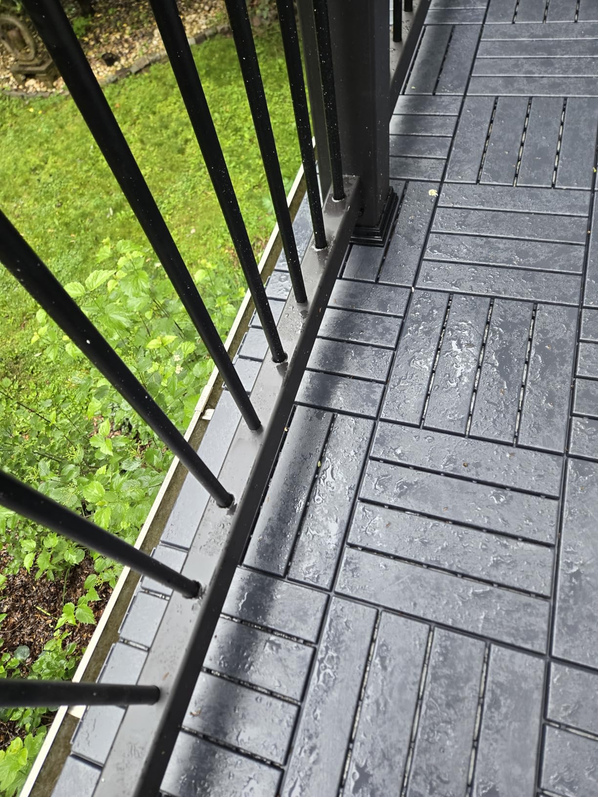 Goovilla Plastic Interlocking Deck Tiles, 9 Pack Balcony Flooring, 12