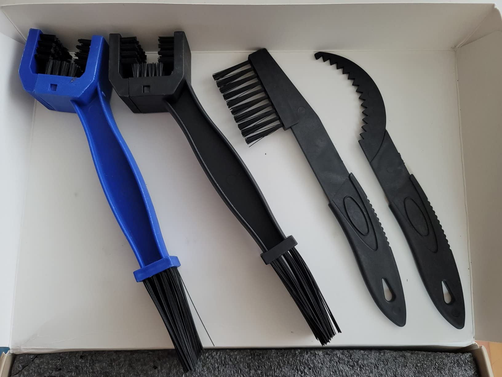 Bike Chain Cleaner Set, Bike Cleaners Bicycle Cleaning Kit 100ML Chain Lube and 300ML Cleaning Spray, Bike Cleaner Kit with Brushes Cycling Maintenance, Suitable for All Types of Bike customer photo 2