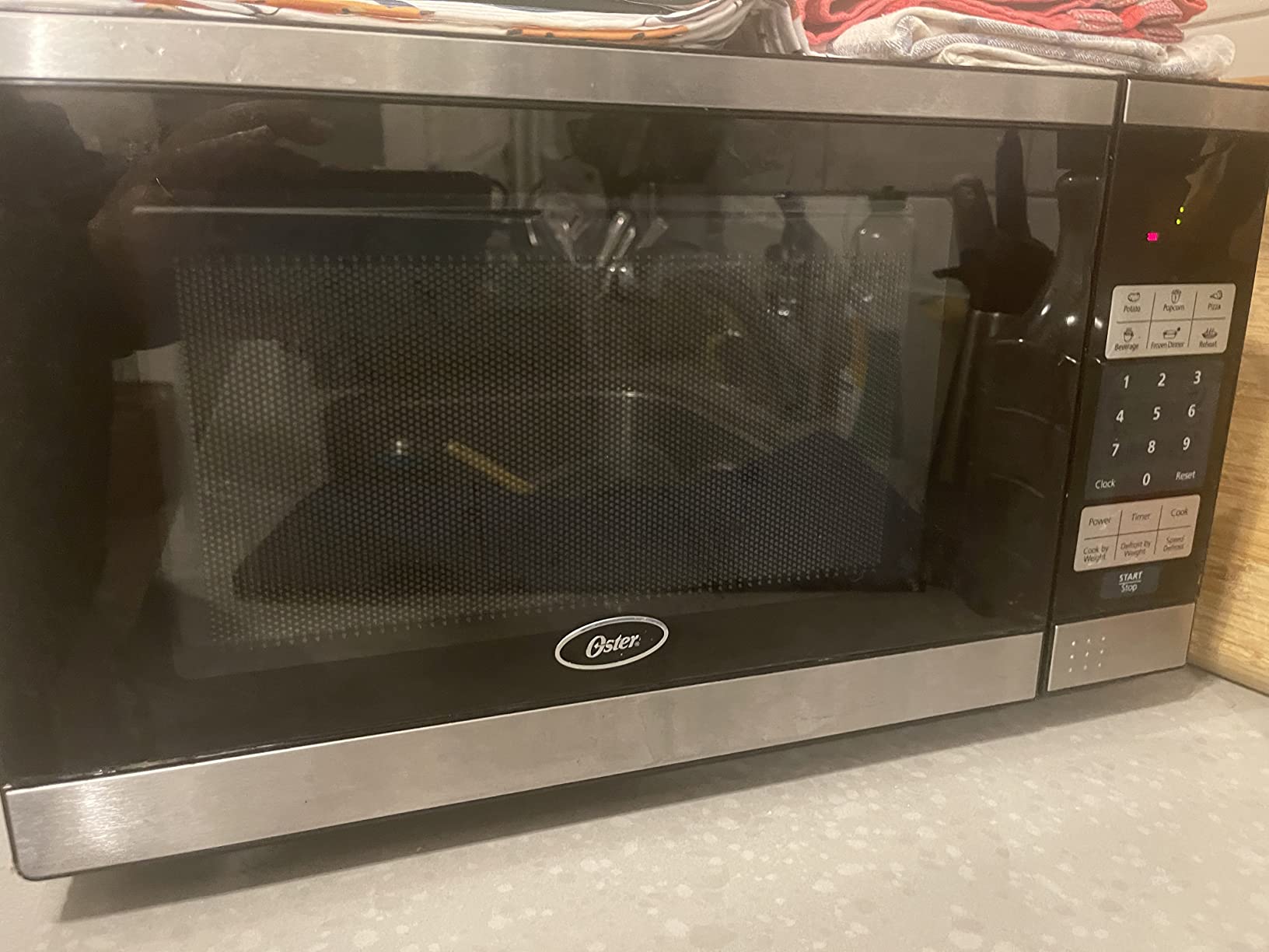 Commercial Chef 0.7 Cu. Ft. Countertop Microwave Oven, Touch Controls with Digital LED Display, 700W Small Microwave with 10