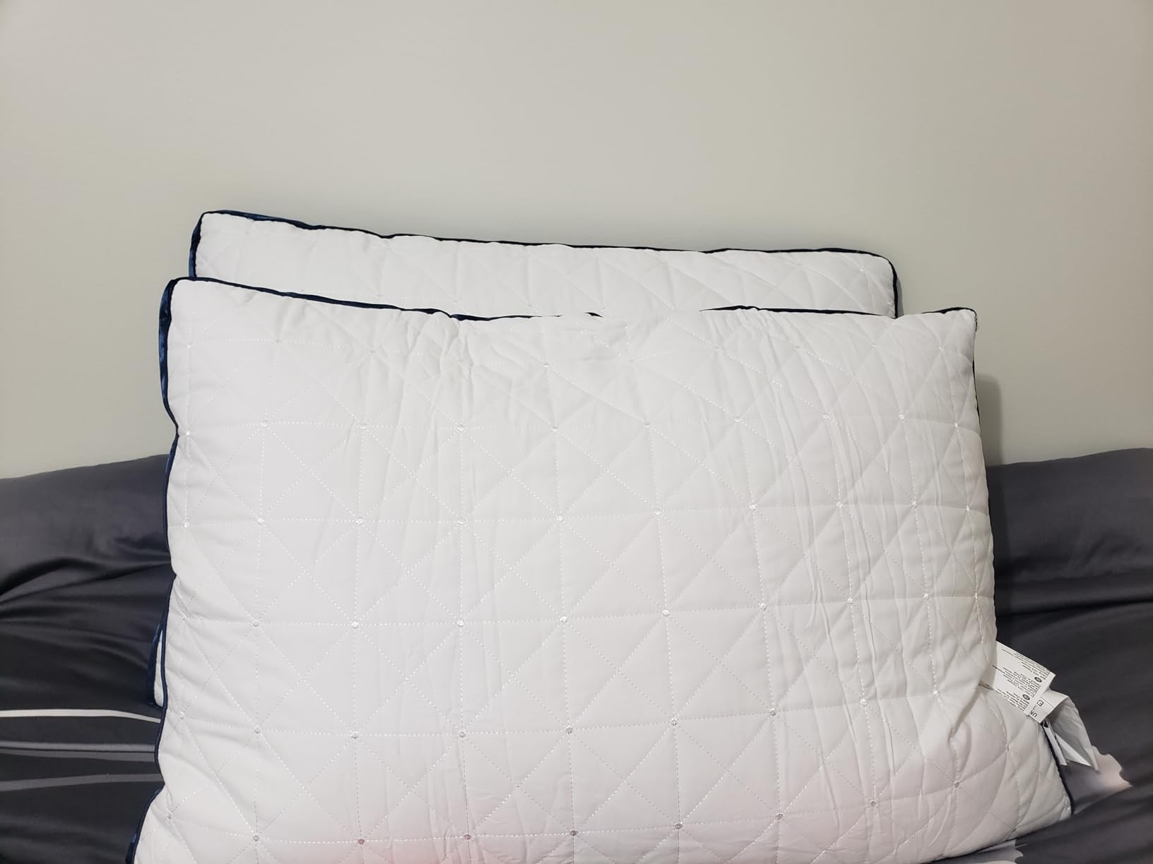 King Size Pillows Set of 2 - Cooling Hotel Luxury Bed Pillows for Sleeping 2 Pack, Supportive Breathable Down Alternative Gusseted Pillow for Side Stomach or Back Sleepers customer photo 1