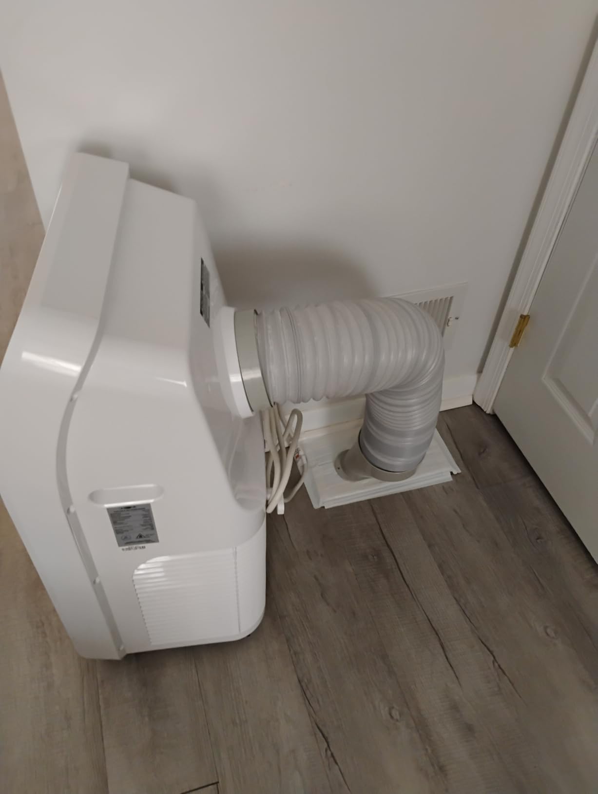 Uhome 12000 BTU Portable Air Conditioner w/Heater up to 450 Sq. Ft, Ac Heater Combo Window Unit, Portable AC Unit with Dehumidifier & Fan, Cools & Heats,Remote Control and Window Kit Included,White customer photo 2