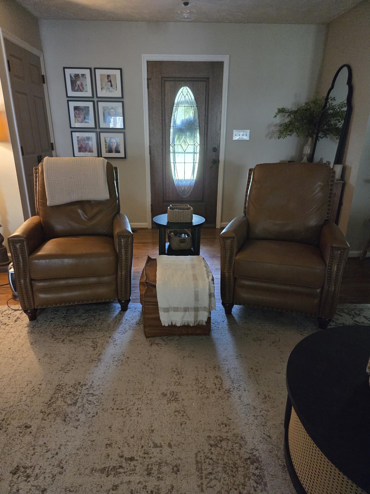HULALA HOME Genuine Leather Manual Recliner Chair with Adjustable Backrest & Footrest, Mid Century Modern Push Back Recliner with Nailhead Trim & Wood Legs-for Living Room Home Theater, Brown customer photo 1