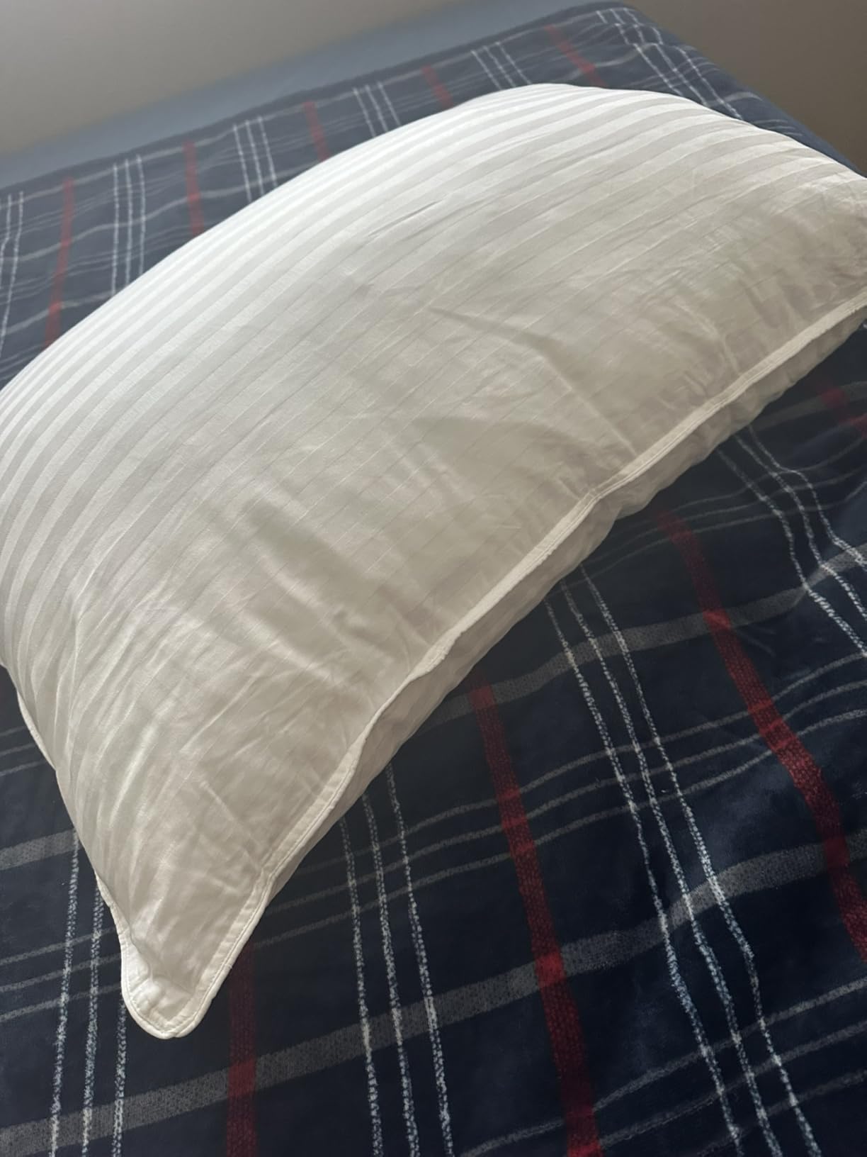 Beckham Hotel Collection Shredded Memory Foam Pillow 2-Pack Queen | Adjustable Fill Cooling Bed Pillows for Side, Back & Stomach Sleepers customer photo 1