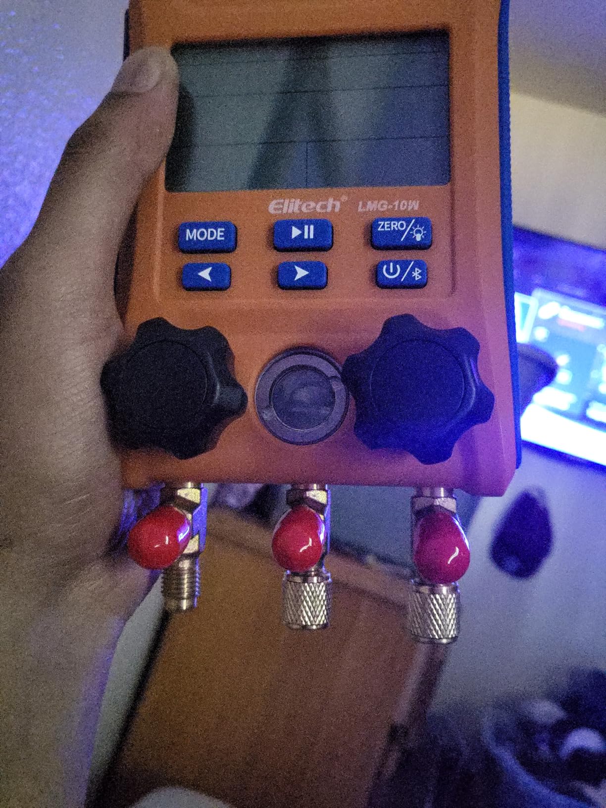 Elitech Wireless Digital Manifold Gauge Set Data Logging Refrigerant HVAC Gauges with Hoses, Temperature Clamps, LMG-10W customer photo 1