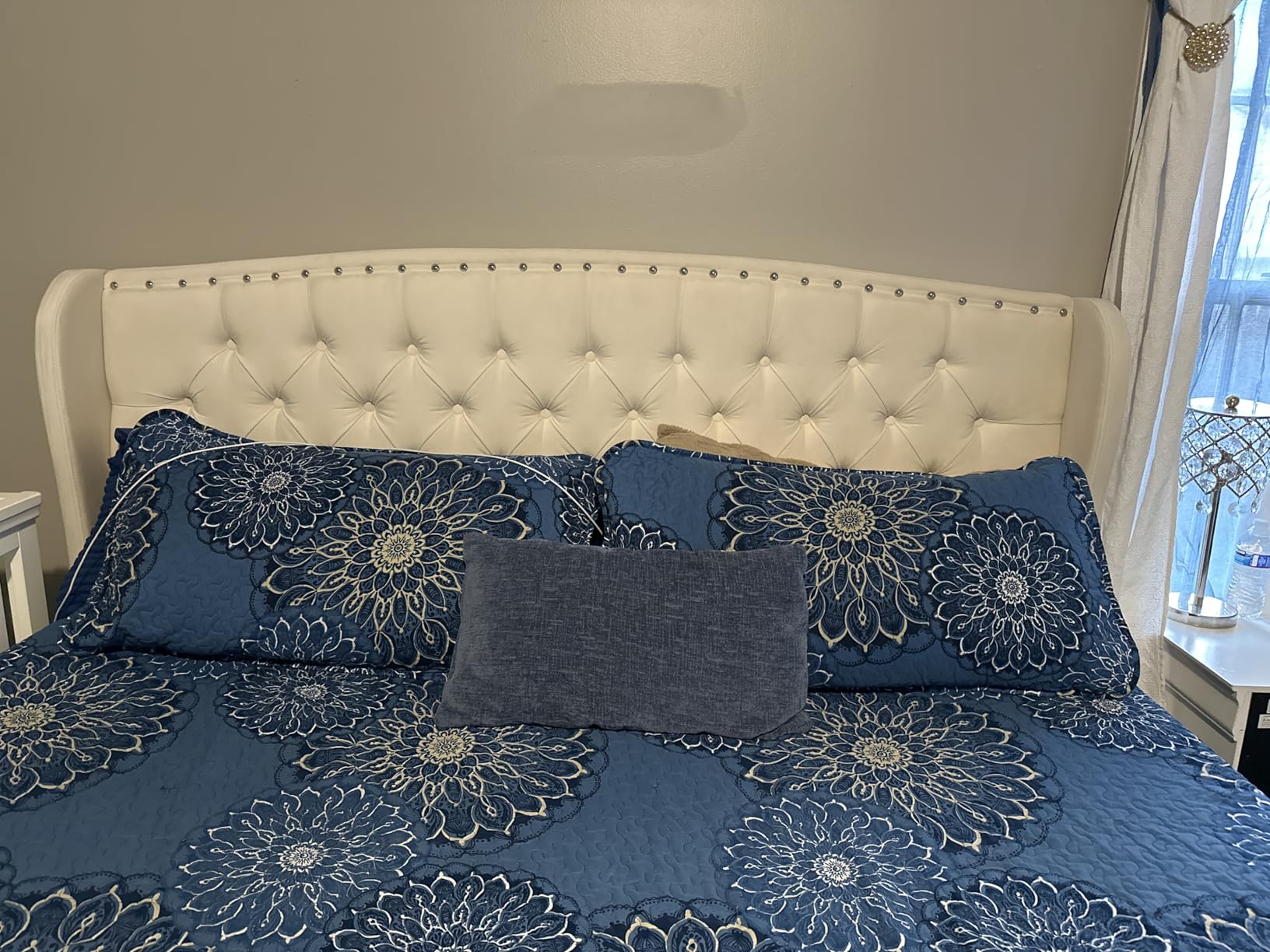 AMERLIFE Queen Size Platform Bed Frame, Velvet Upholstered Bed with Deep Button Tufted & Nailhead Trim Wingback Headboard/No Box Spring Needed/Grey customer photo 2