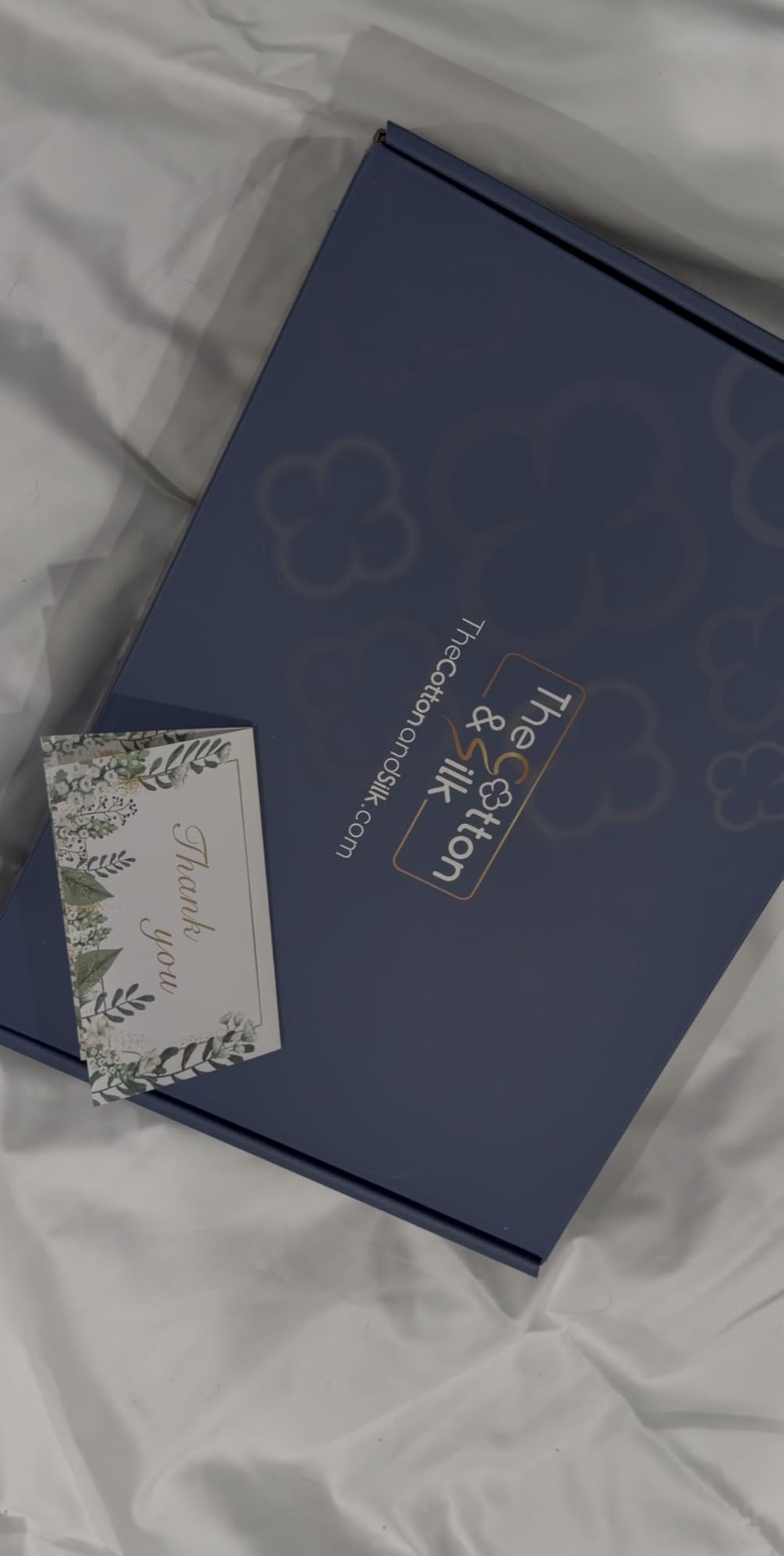 THE COTTON & SILK 100% Luxury Long-Staple Cotton Duvet Cover Set - Soft & Breathable - Include 1 Duvet Cover (Corner Ties & Hidden Zipper), 2 Pillow Shams - White + Misty Blue, King/California King customer photo 1