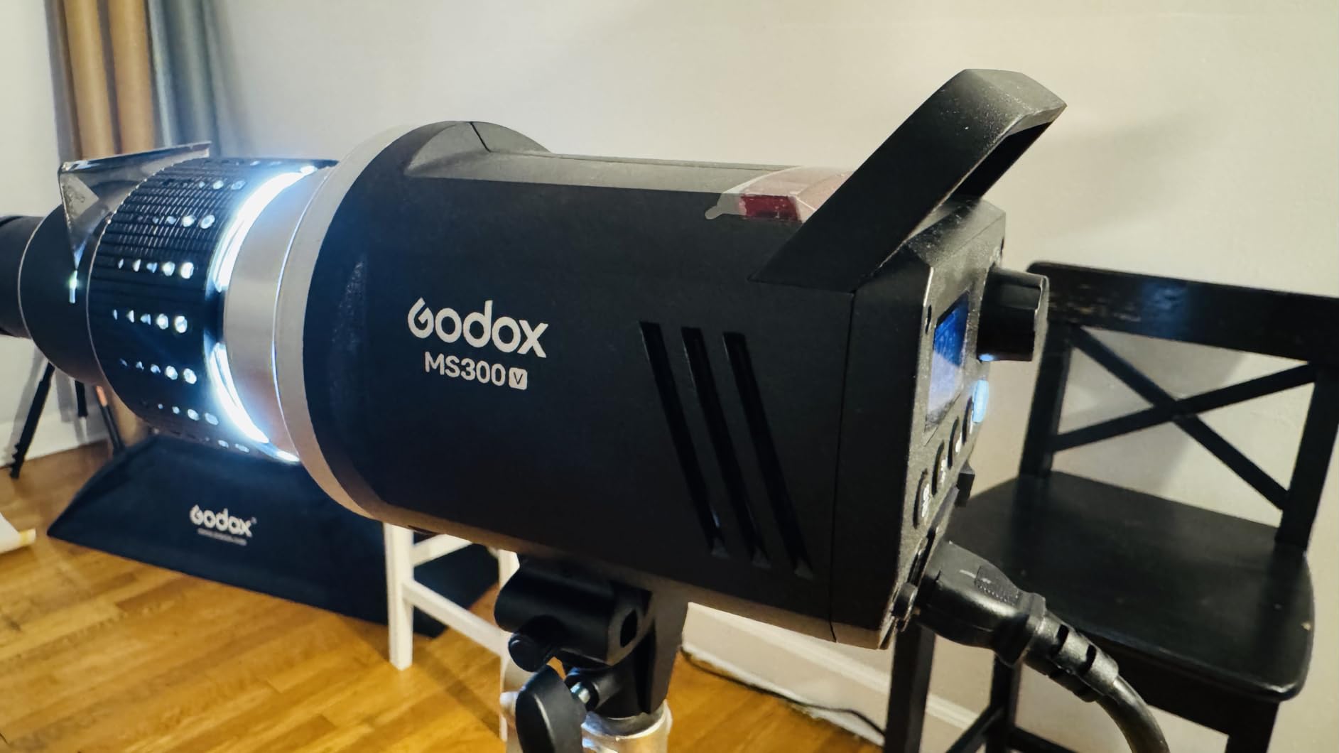 Godox MS300V MS300-V Studio Flash Strobe, MS300 V 300W Monolight with Bowens Mount, 2.4G Wireless X System, LED Modeling Lamp, 0.1-1.8s Recycle customer photo 2