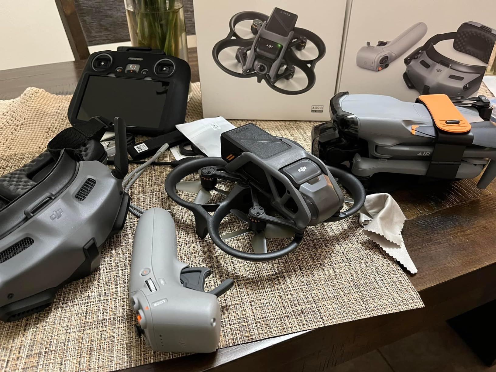DJI Avata Explorer Combo, FPV Drone with Camera 4K, Super-Wide 155° FOV, Includes New RC Motion 2 and Goggles Integra Black, FAA Remote ID Compliant customer photo 1